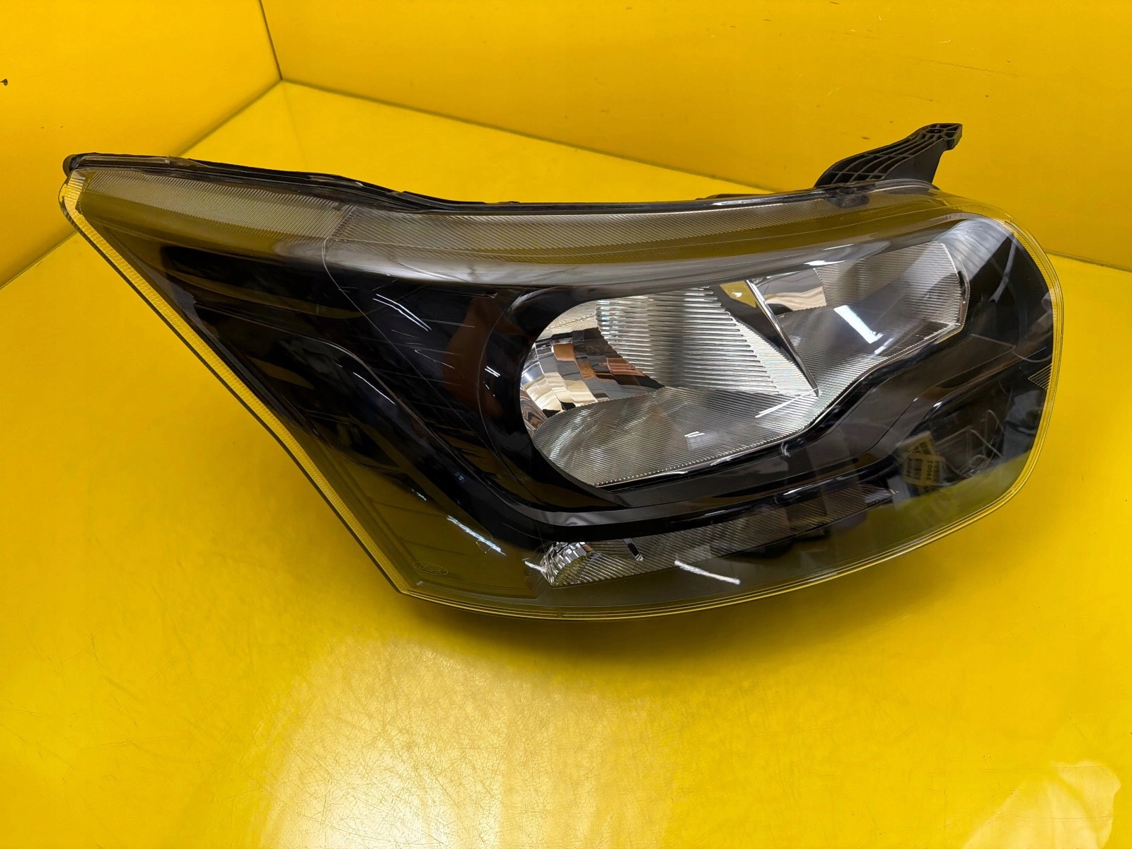 light right front Ford Transit MK8 Lift 19- GK31-13W029-BC