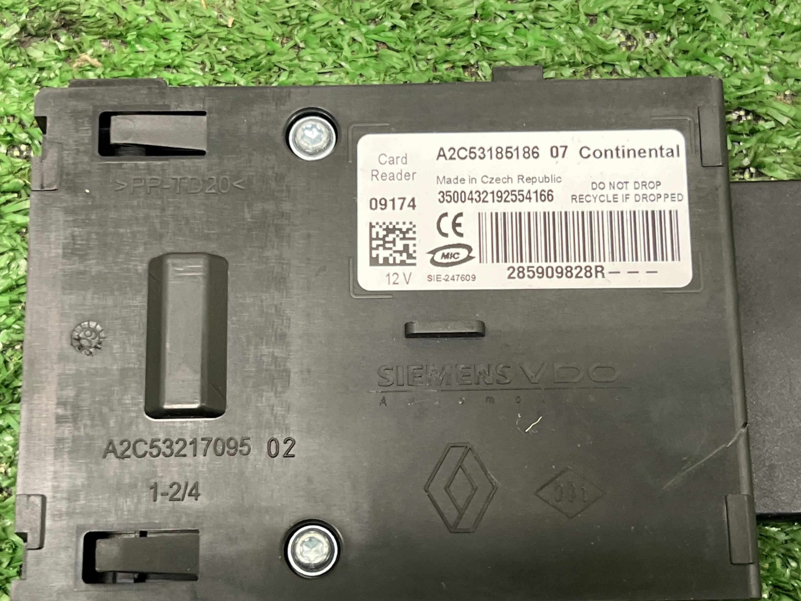 player KARTY RENAULT MEGANE 3 285909828R