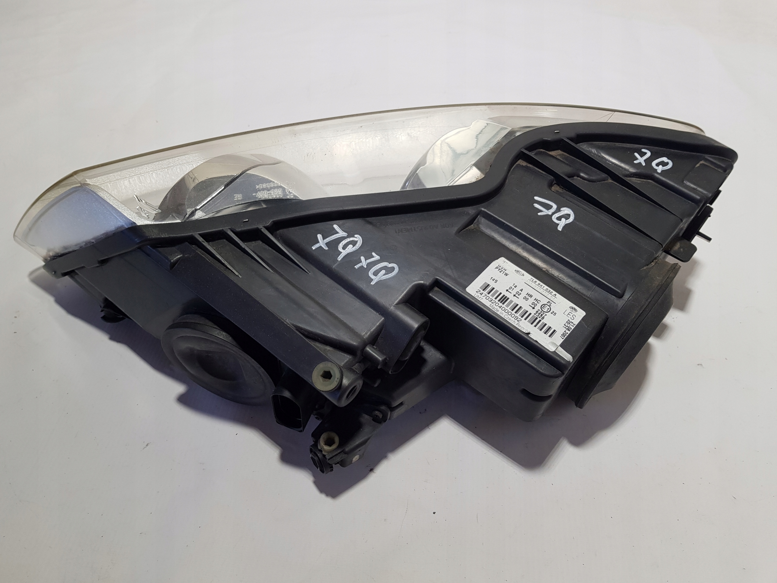 VW TOUAREG LIFT 7L light right front 7L6941032A UK
