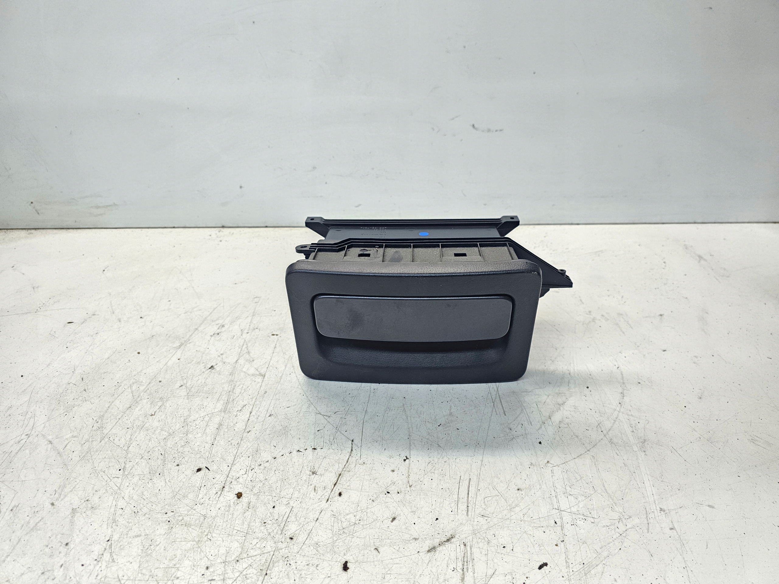 Handschuhfach SITZ links AUDI A1 8X 6J0882601A