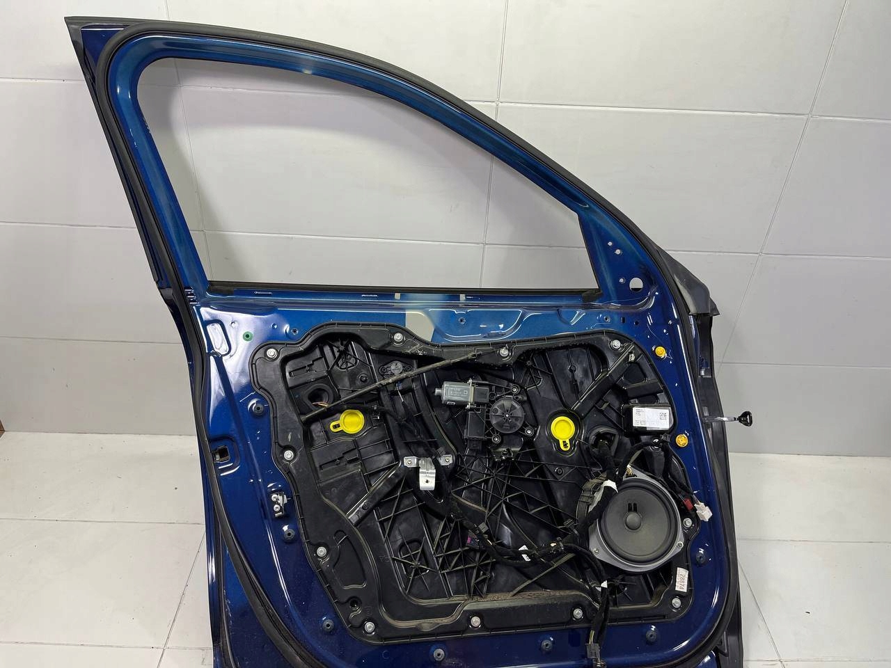 door front left side Alfa Romeo Stelvio 2017