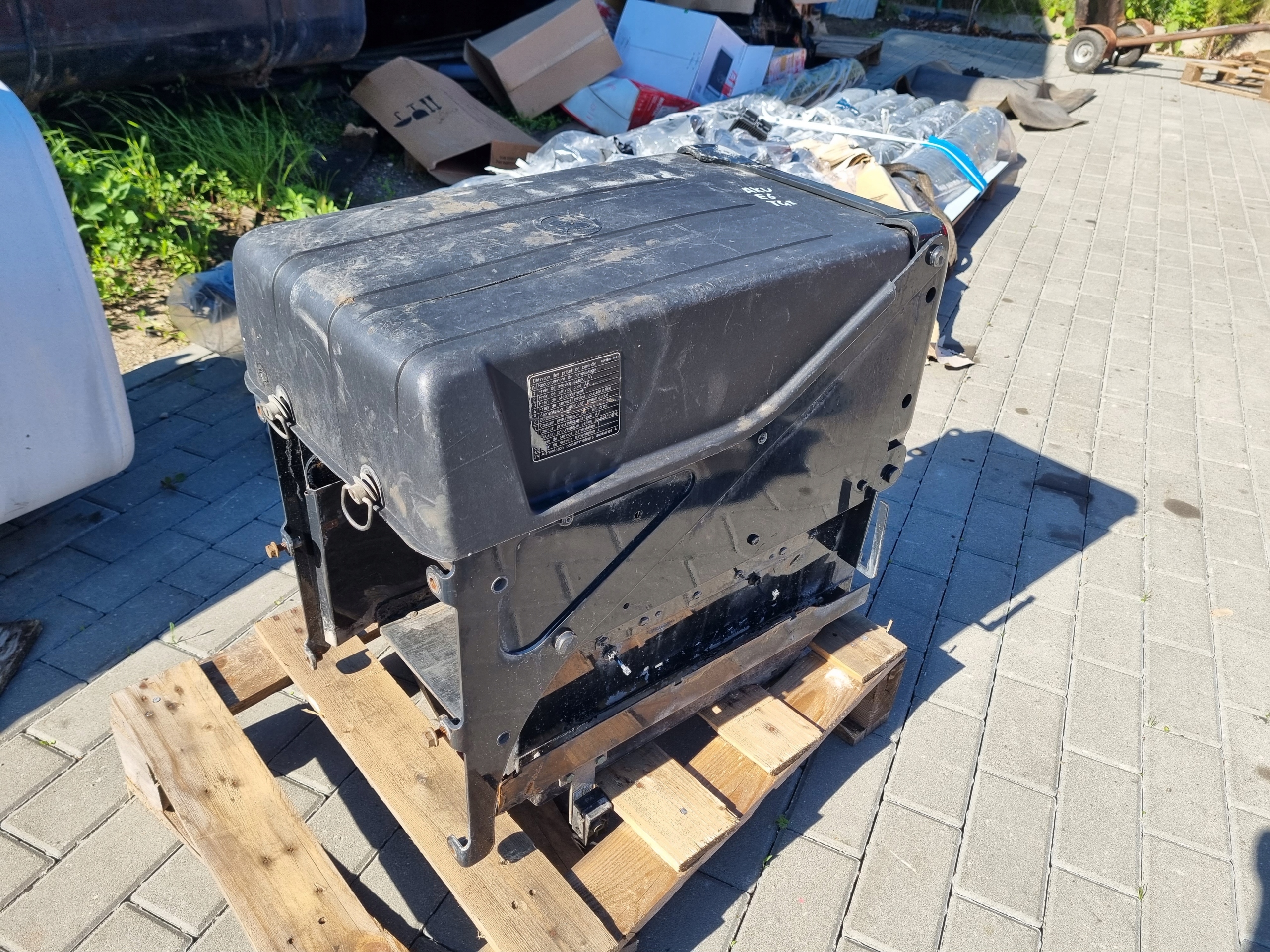 Чохол для акумуляторної батареї MAN TGX E6