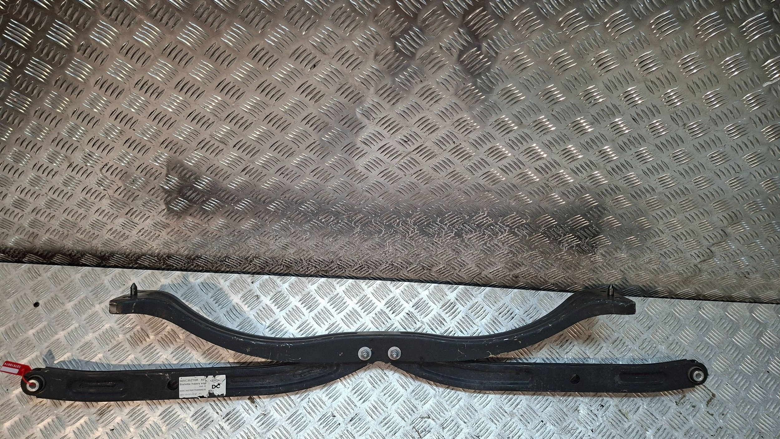 stabilisator hinterachse heck 555C35270R RENAULT TRAFIC III 2014