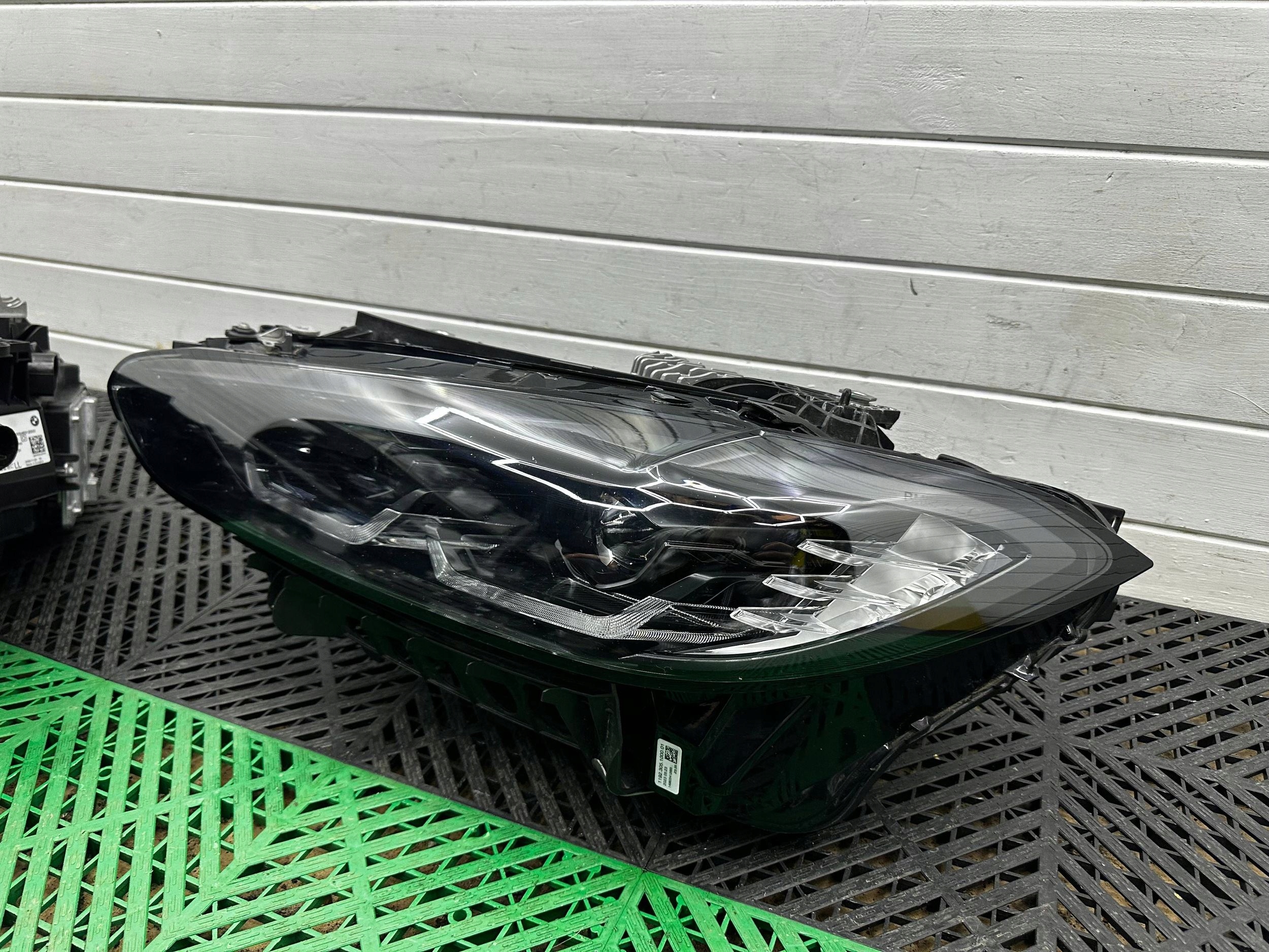 Komplet reflektorow przednich front BMW 4 G22 G23 G24 G26