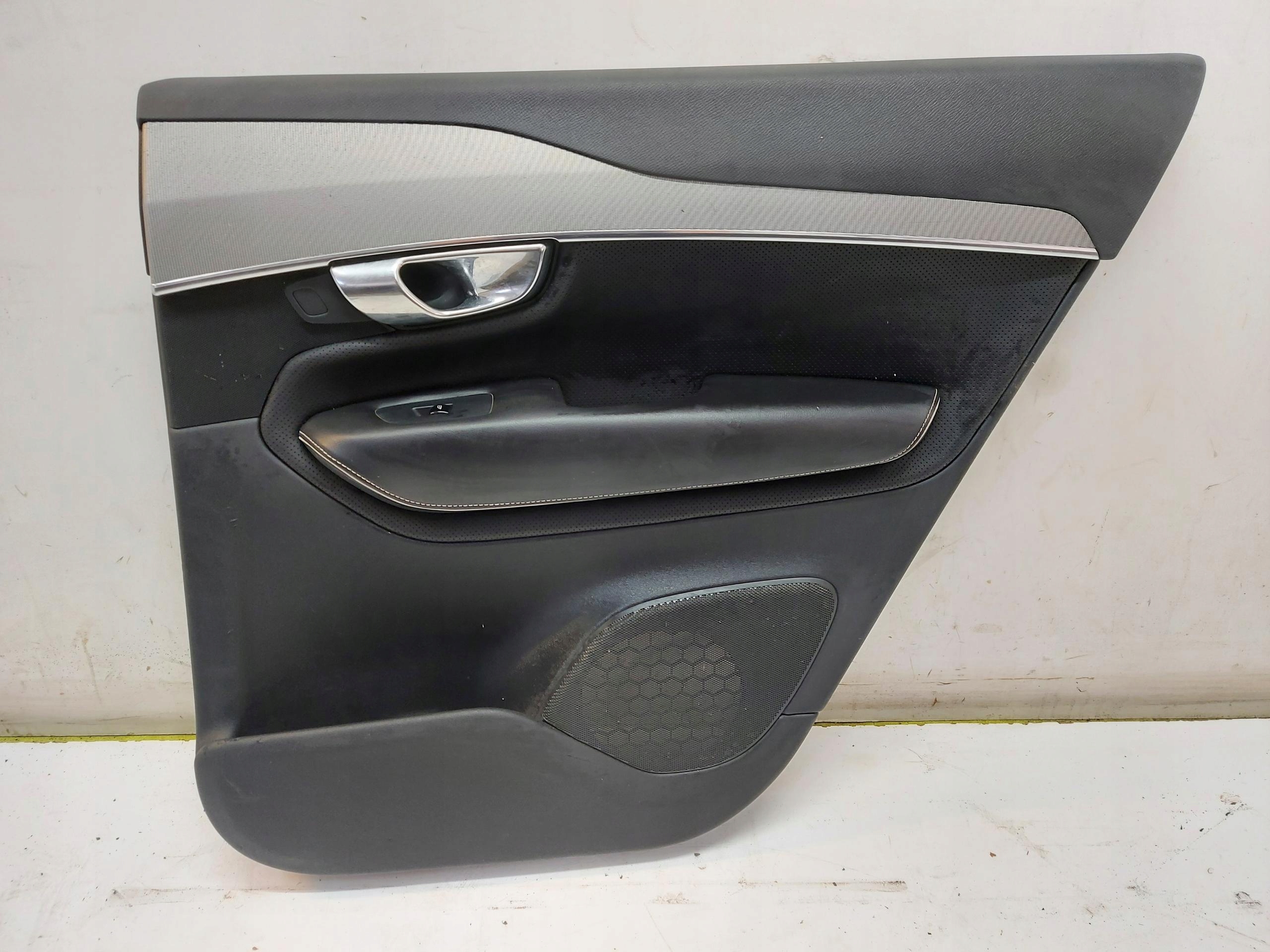 VOLVO XC90 II D5 upholstery side door rear part right