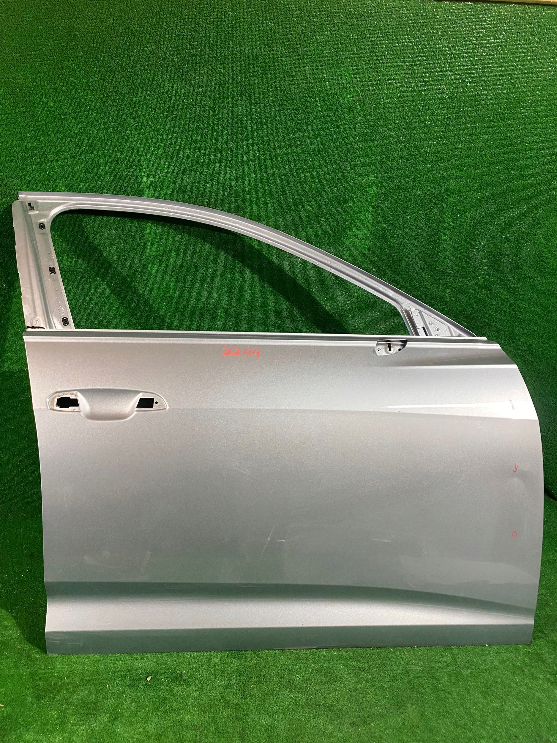 dveře přední pravé AUDI A6 C8