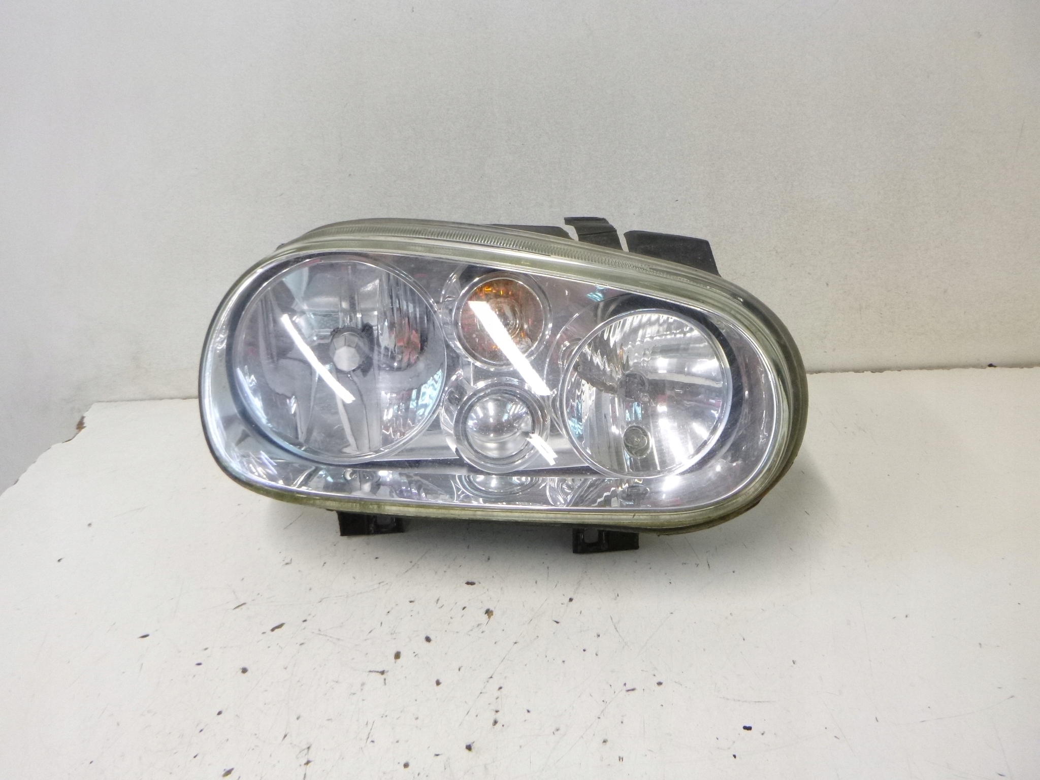 light front VW Volkswagen Golf IV 97-06r. Valeo