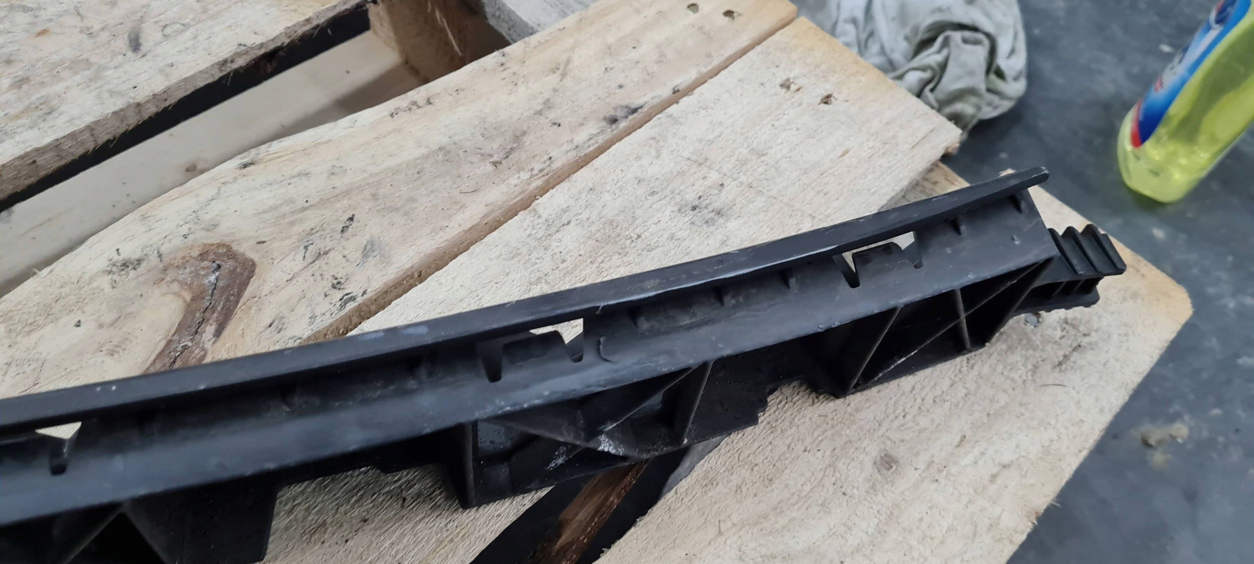A6 C8 4K Berline Support Poignée Support plaque Pare choc Arrière 4K5807458