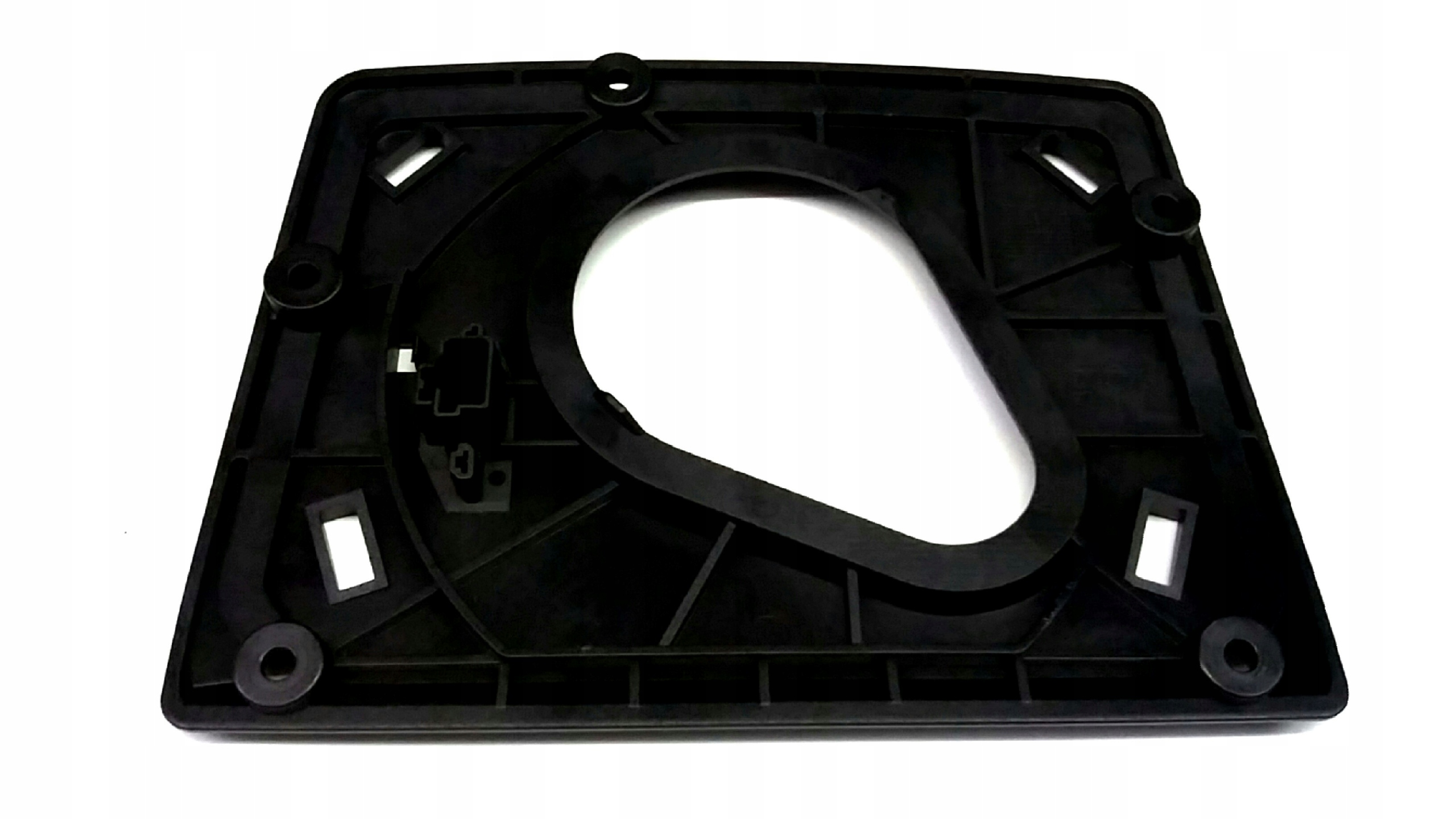 VOLVO XC90 mocowanie srodkowego glosnika w desce 3