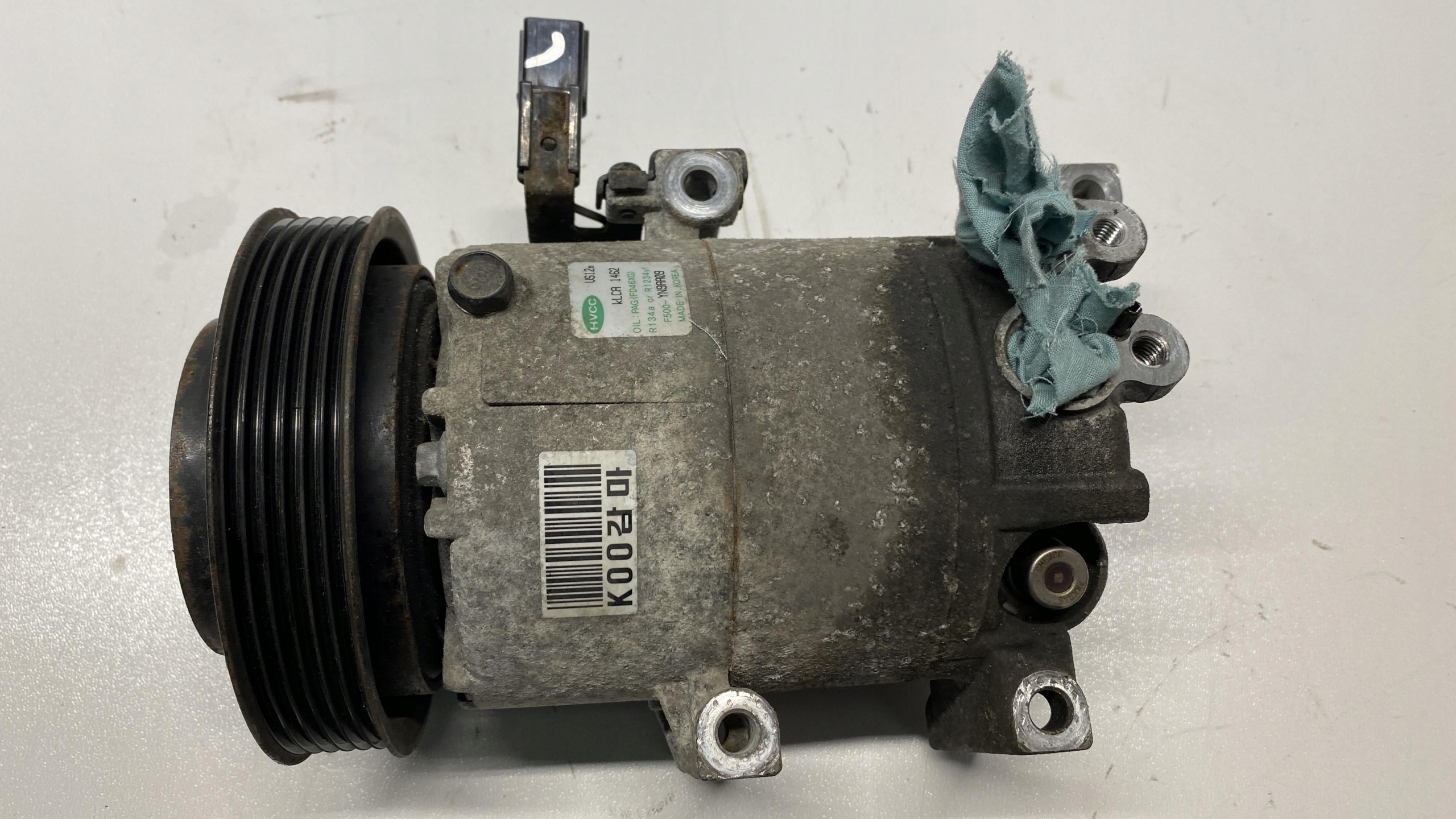 KIA VENGA HYUNDAI IX20 1.6 compressor; compressor of the air conditioning