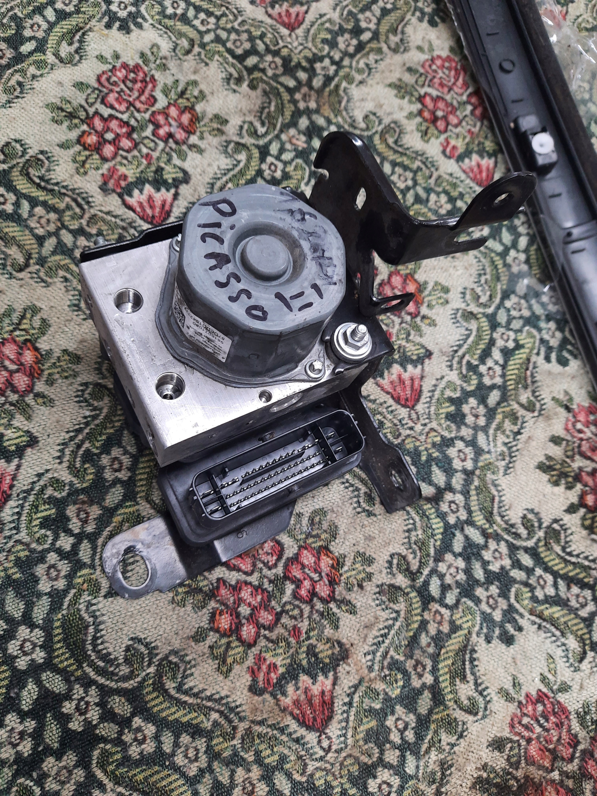 9816071080 - C4 Пікассо II насос контролер Abs