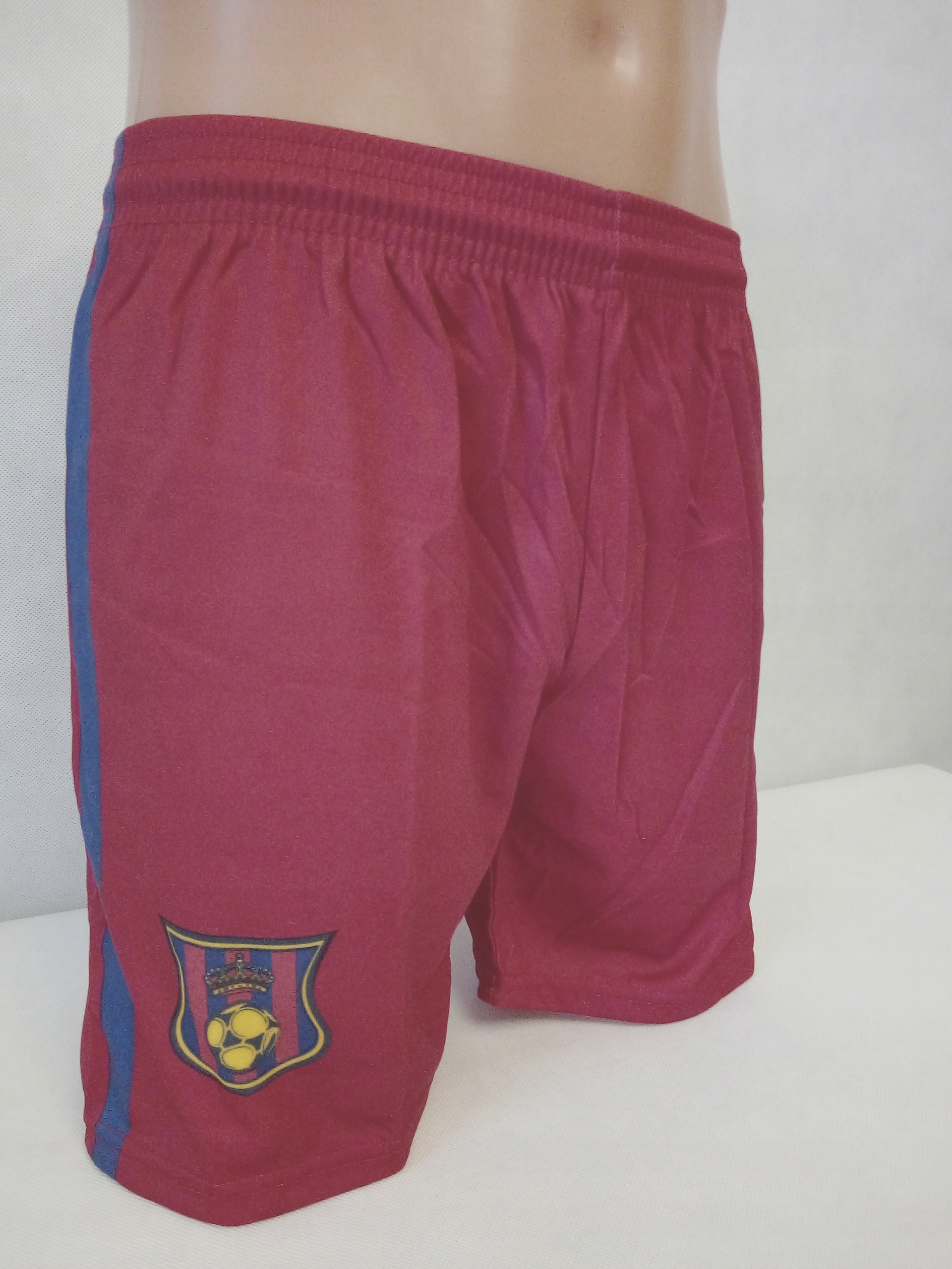 Spodenki sportowe,piłkarskie BARCELONA bordo r 110