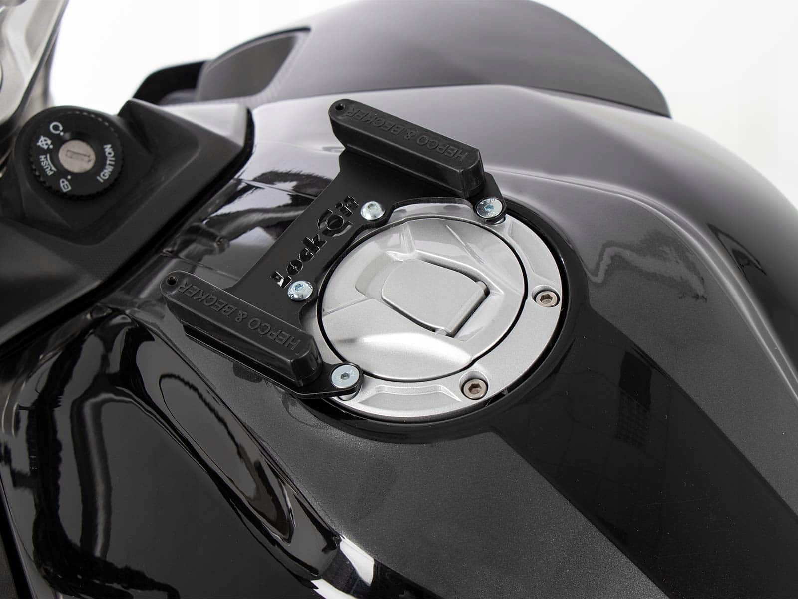 Voge 500 R 20- Tank ring Lock it