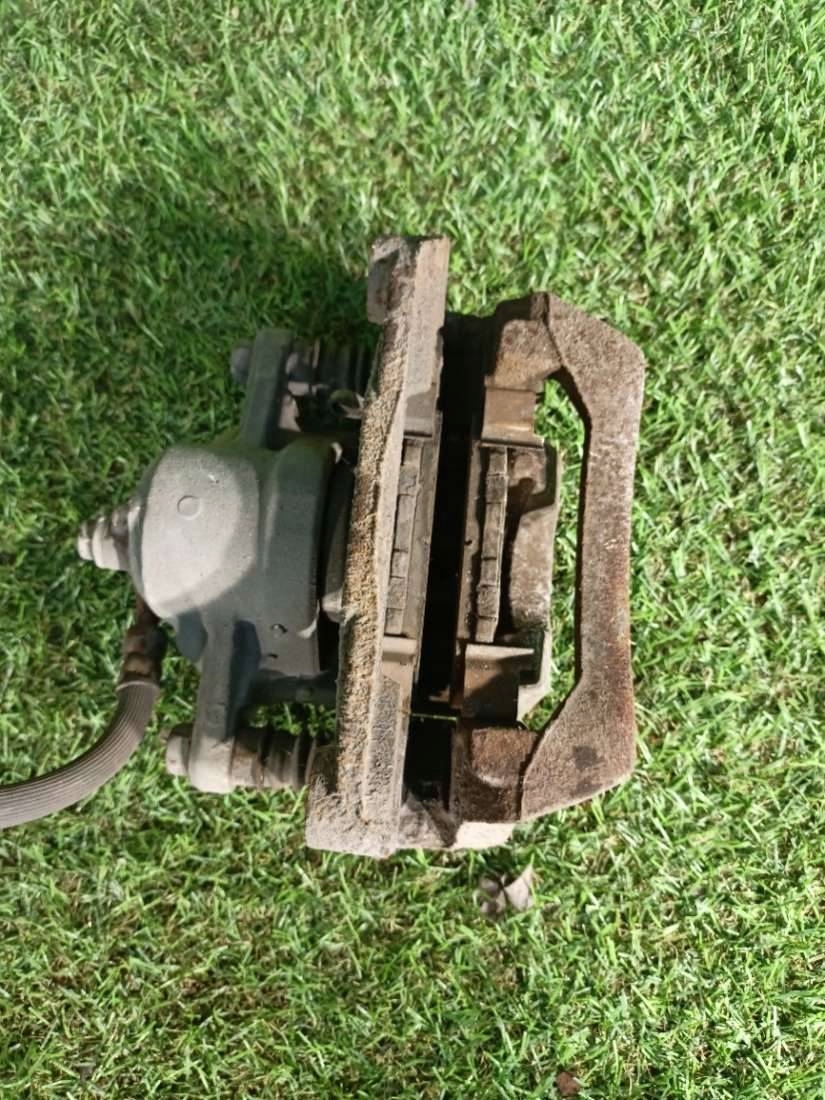 caliper brake rear part right side Subaru Outback 4 2010