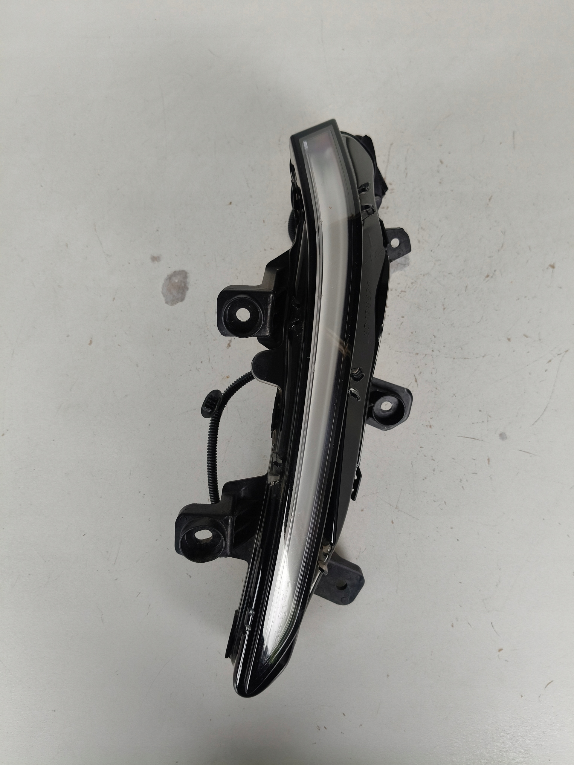fog light left PEUGEOT 2008 II 19- LED