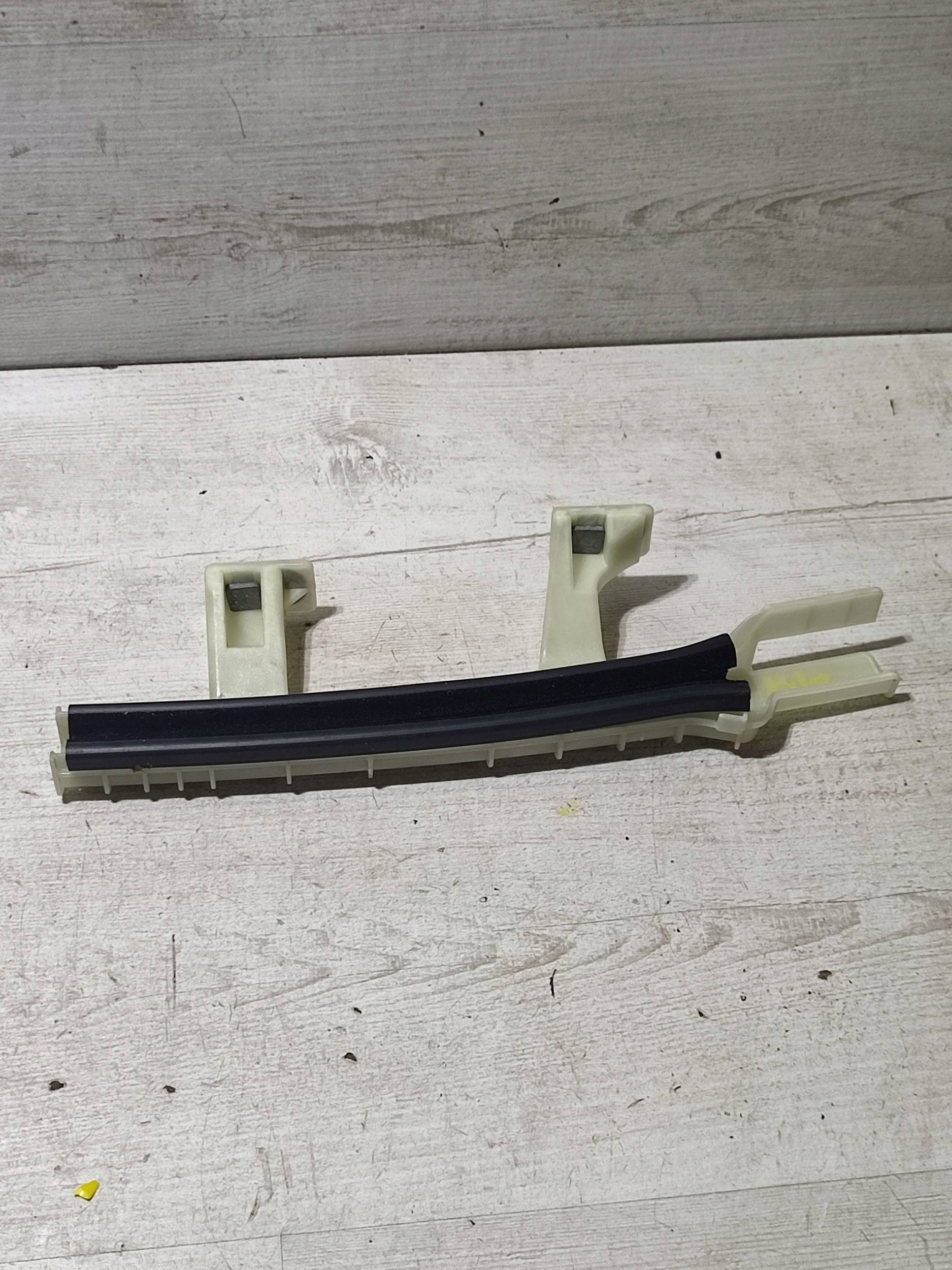 Opel Corsa F 2020 front side right moulding holder windows
