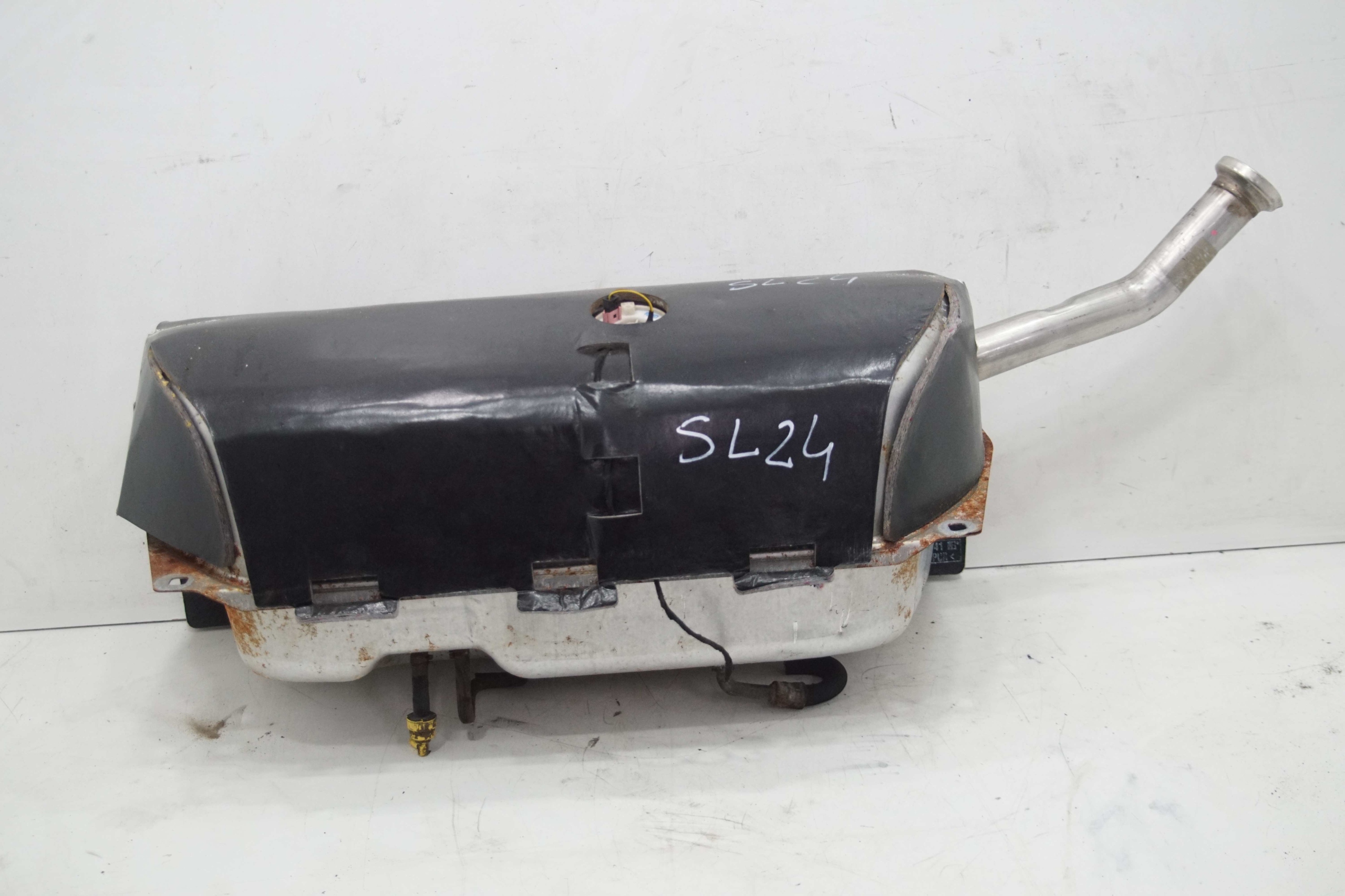 A2304702201 - Топливный бак MERCEDES SL500 R230 Европа