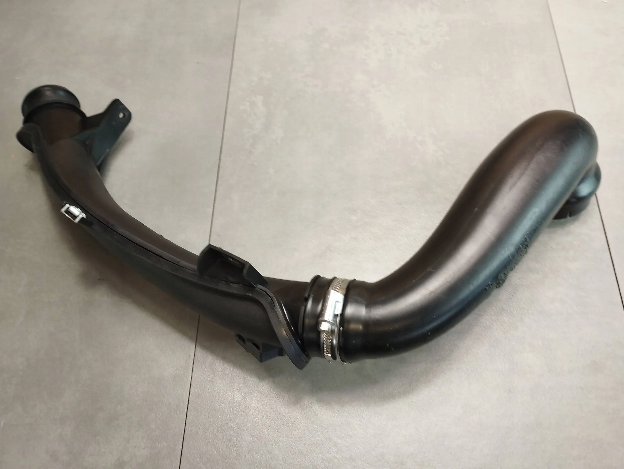 Peugeot 508 pipe air 9680617780
