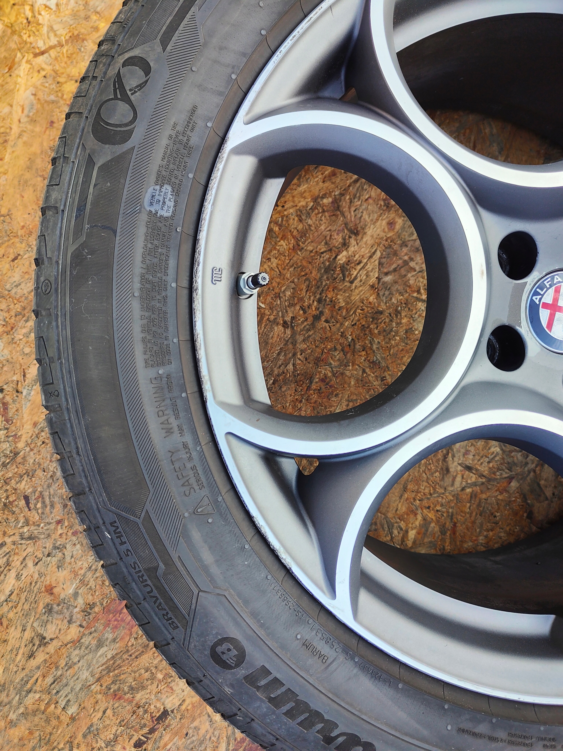 KOŁA FELGI ALFA ROMEO STELVIO BARUM BRAVURIS 5 235 55 R19 2022 !!! Rodzaj opon Letnie