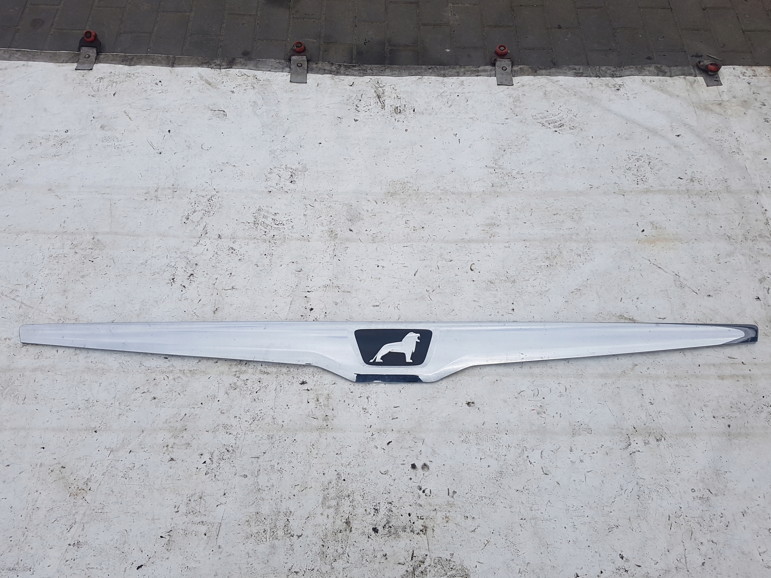 LISTWA OZDOBNA MASKI ATRAPY MAN TGX E6 LIFT