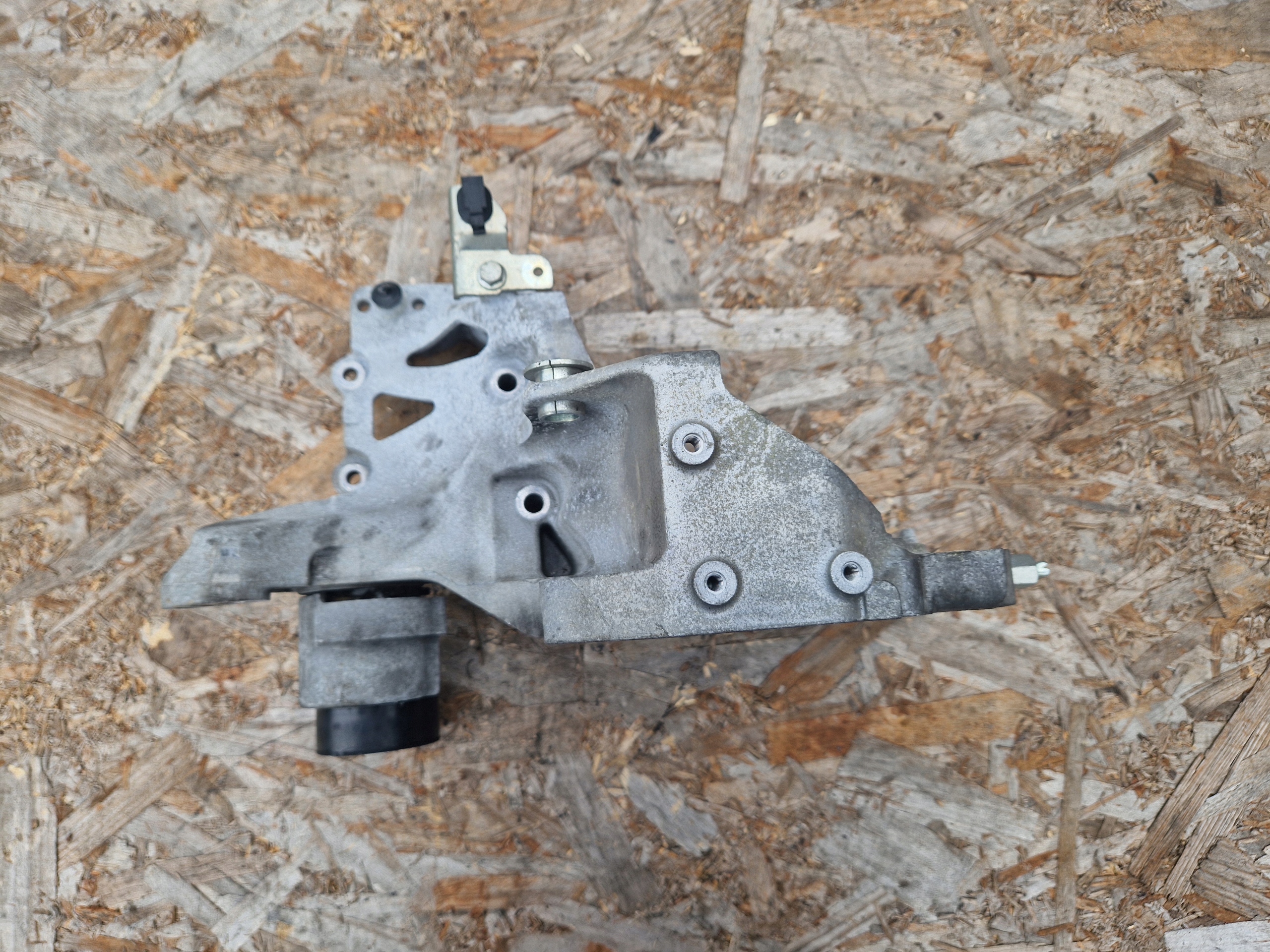 Support Support plaque Pompe d’injection ALFA ROMEO GIULIA STELVIO 2.2D 55285009