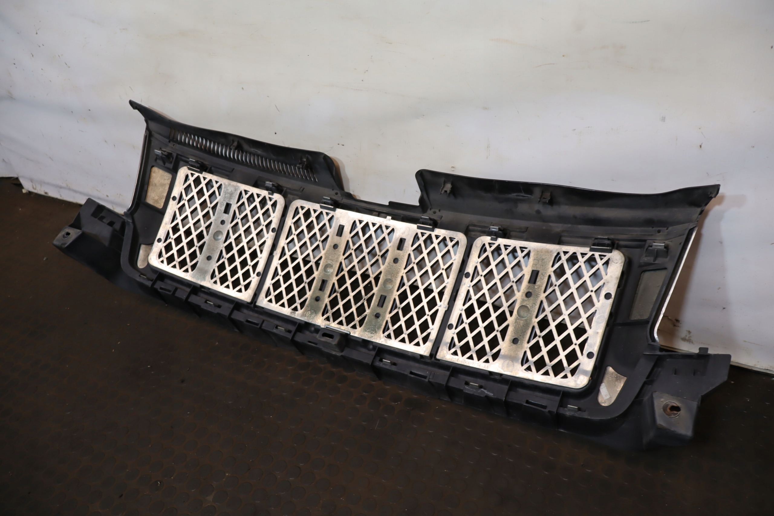 Jeep Cherokee J Kühlergrill FRONTGRILL Kühlergitter - Thumbnail 3