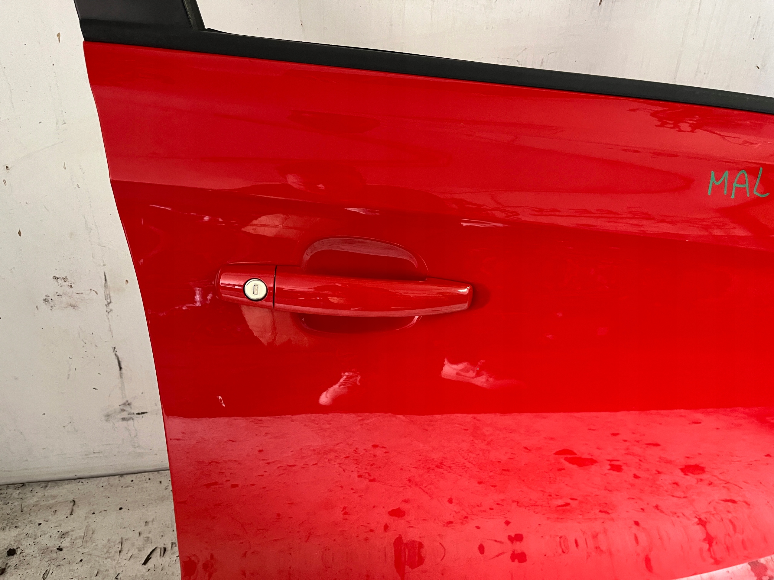 OPEL CORSA E 5 door 5D right front right front Z547 red