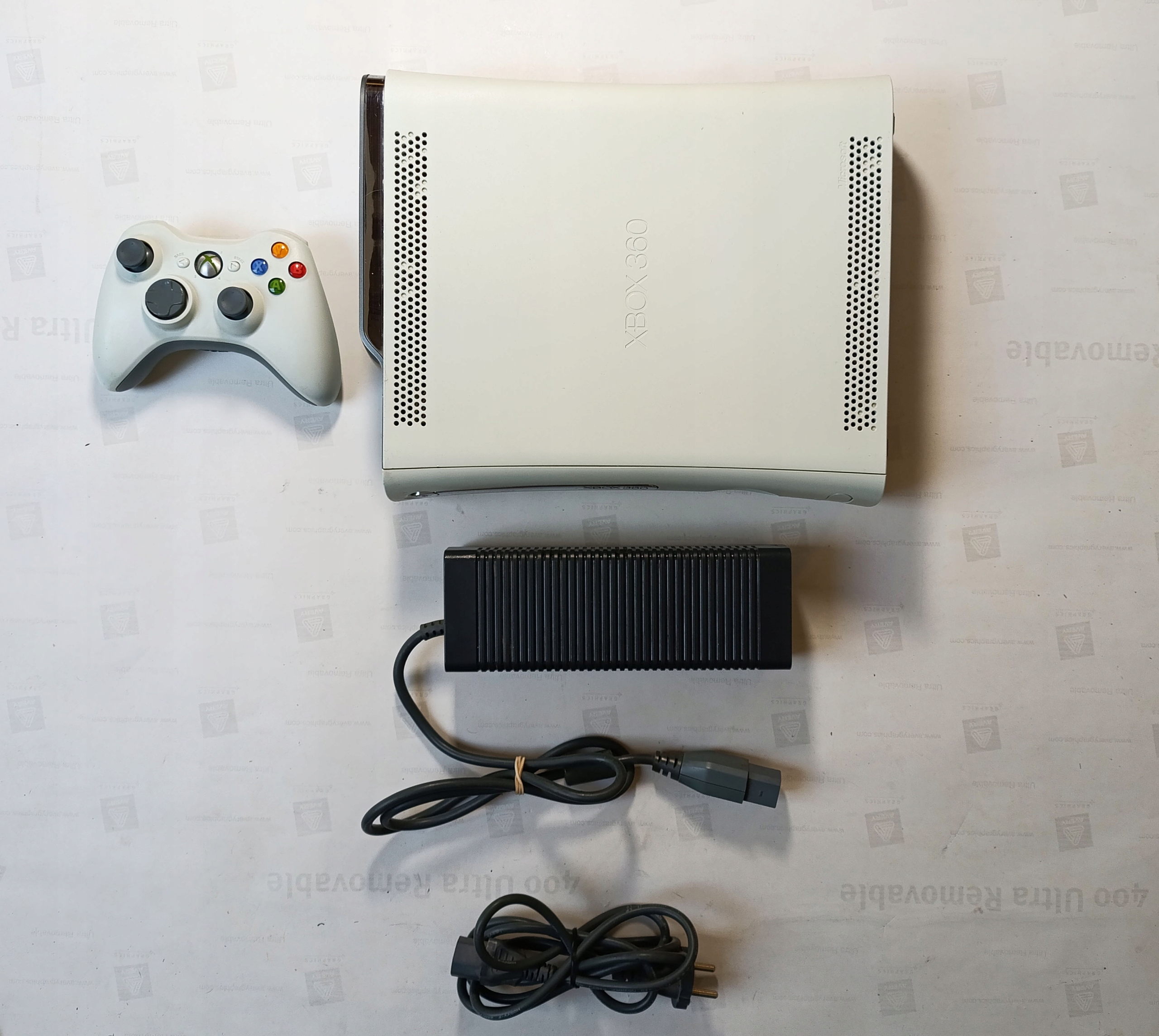 Консоль Microsoft Xbox 360 Slim 500 ГБ белый