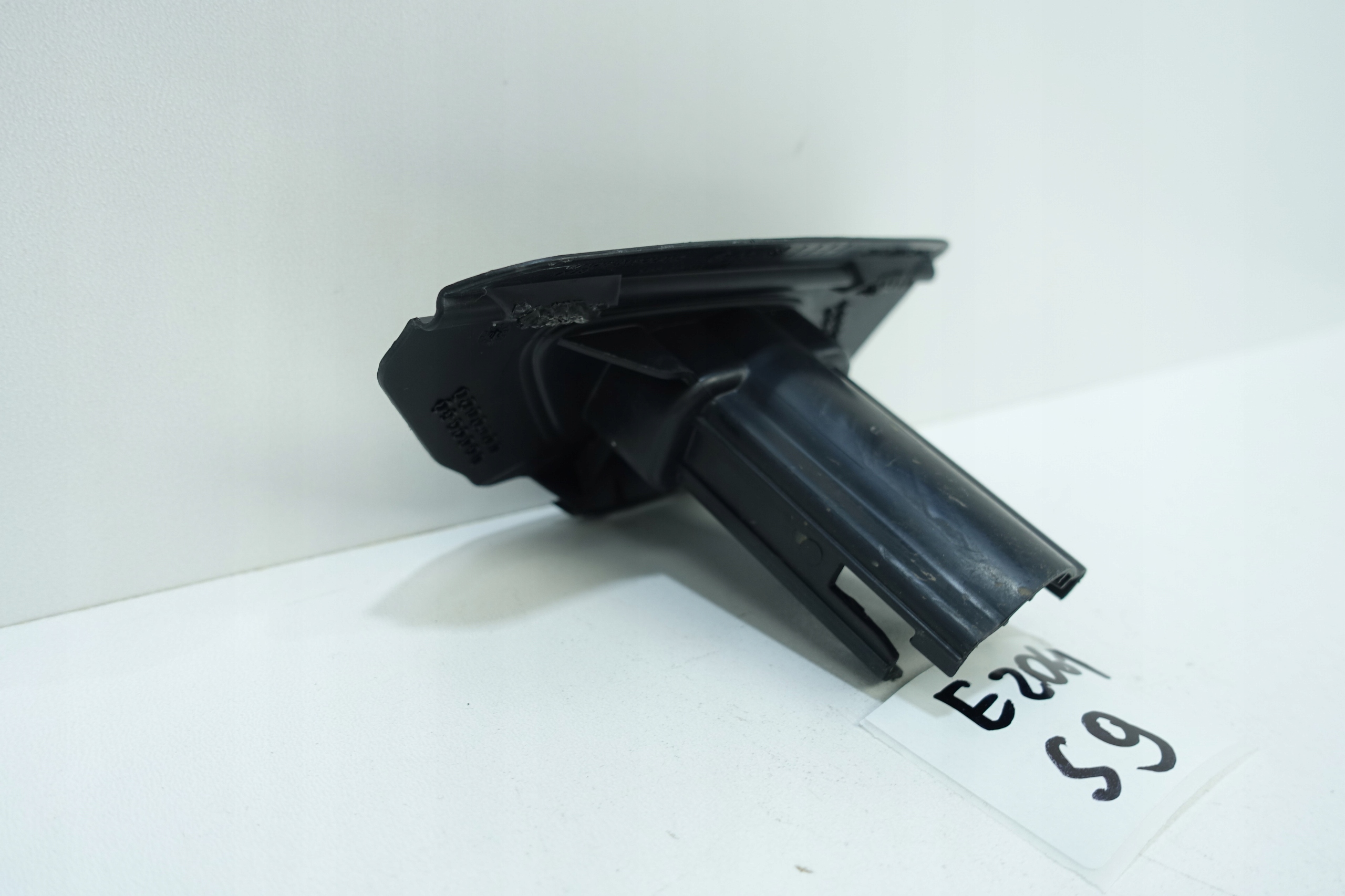 Halter der Spritzdüse links SKODA SUPERB III 15- 3V0807941A