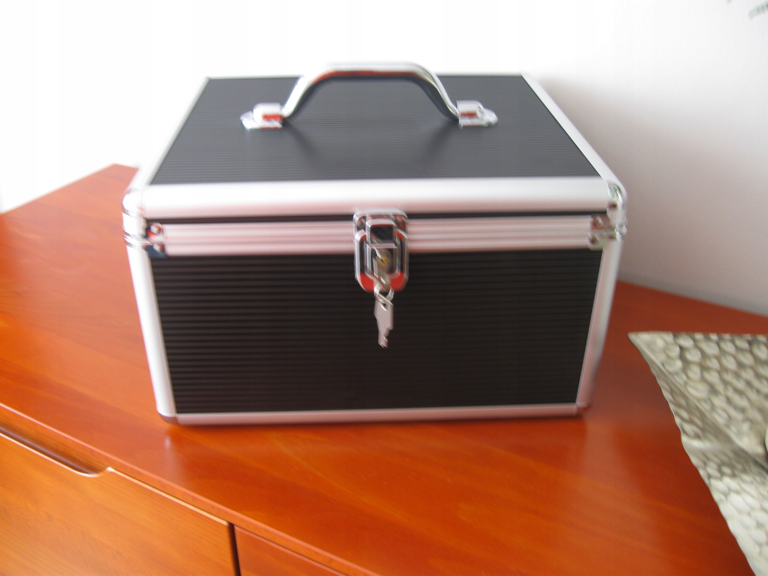 Кейс коробка коробка чемодан для 300 CD дисков черный EAN 5903919617305