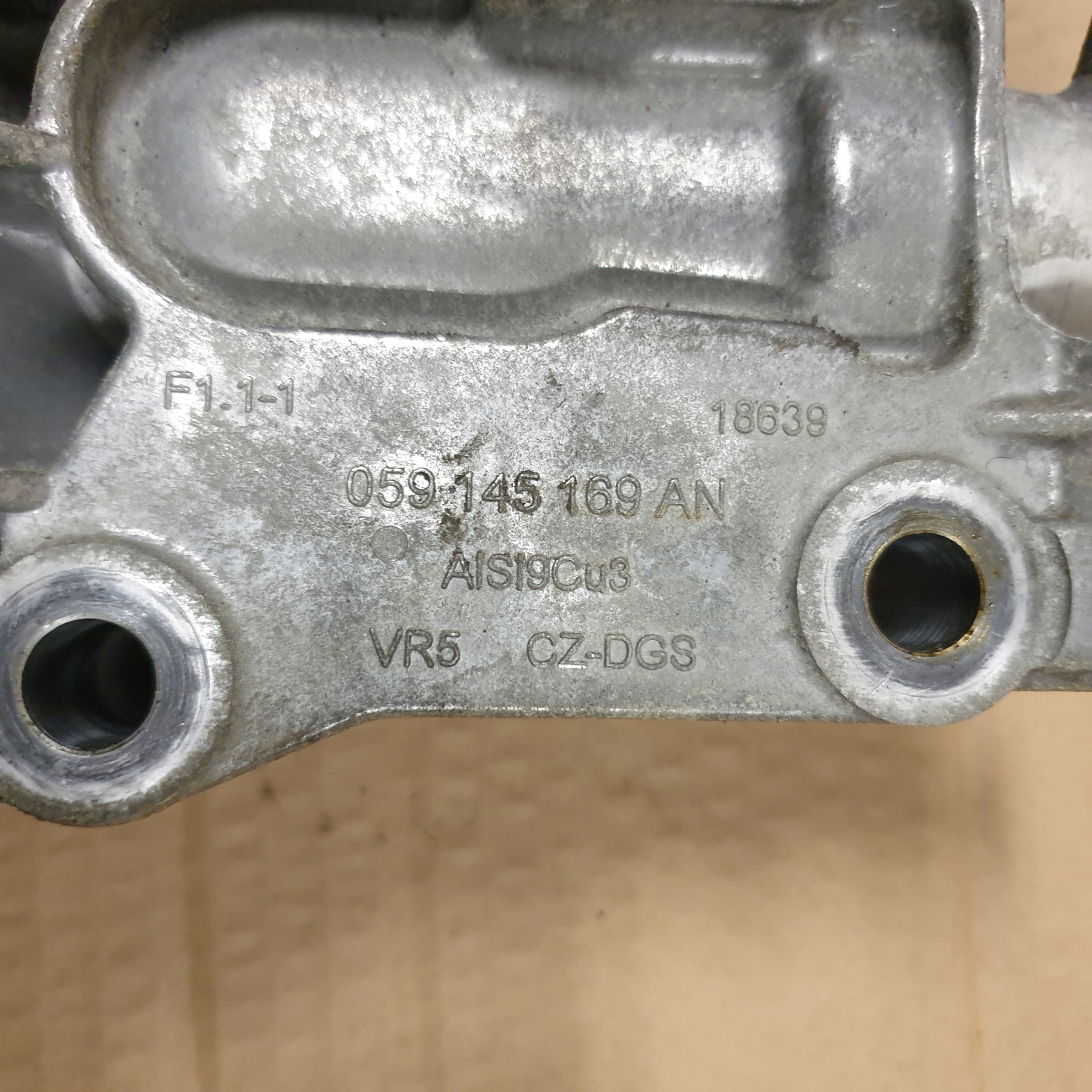 držač SPREZARKI instrument tabla prijenos vode AUDI A6 C7 4G A7 4G 3.0 TDI OE EU