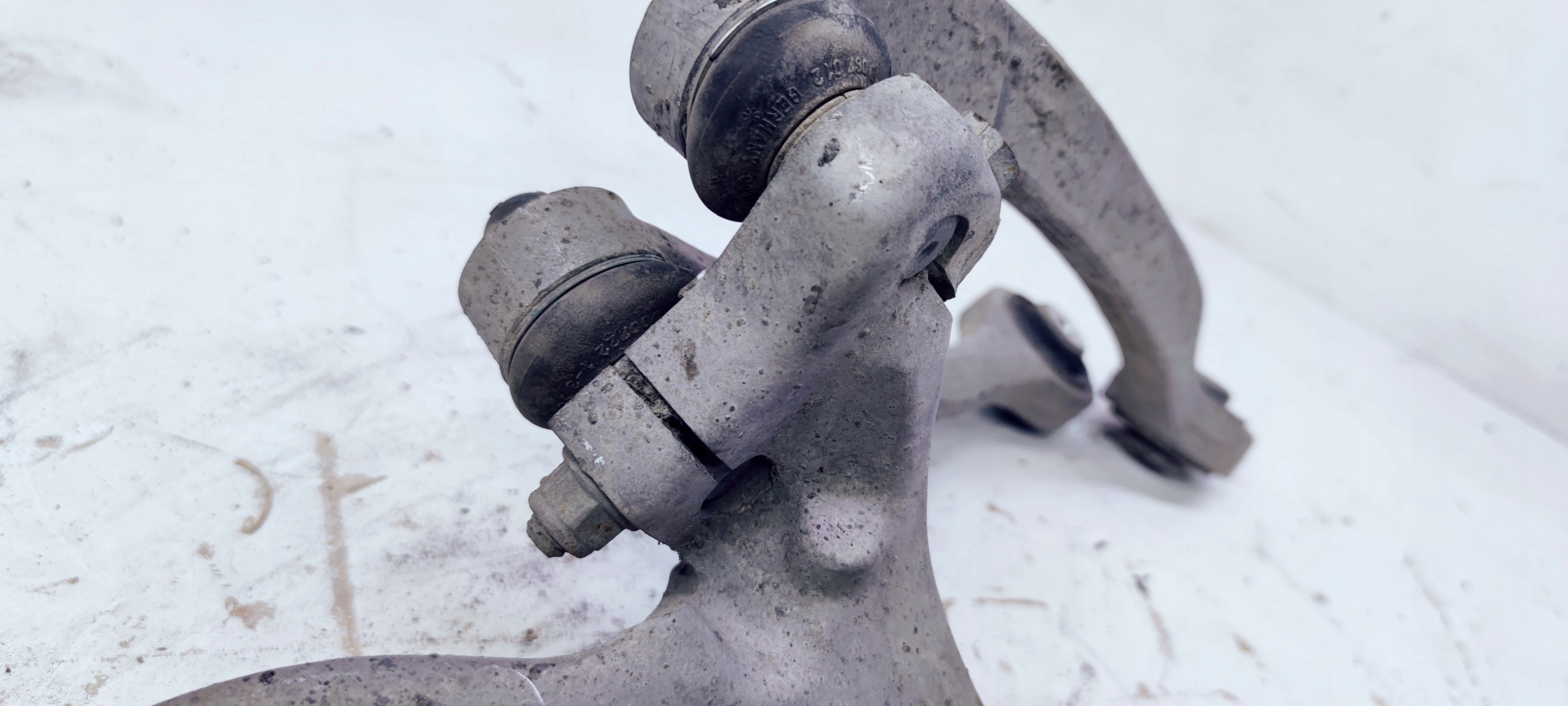 swing right front AUDI A6 C6 4F0258 MALA