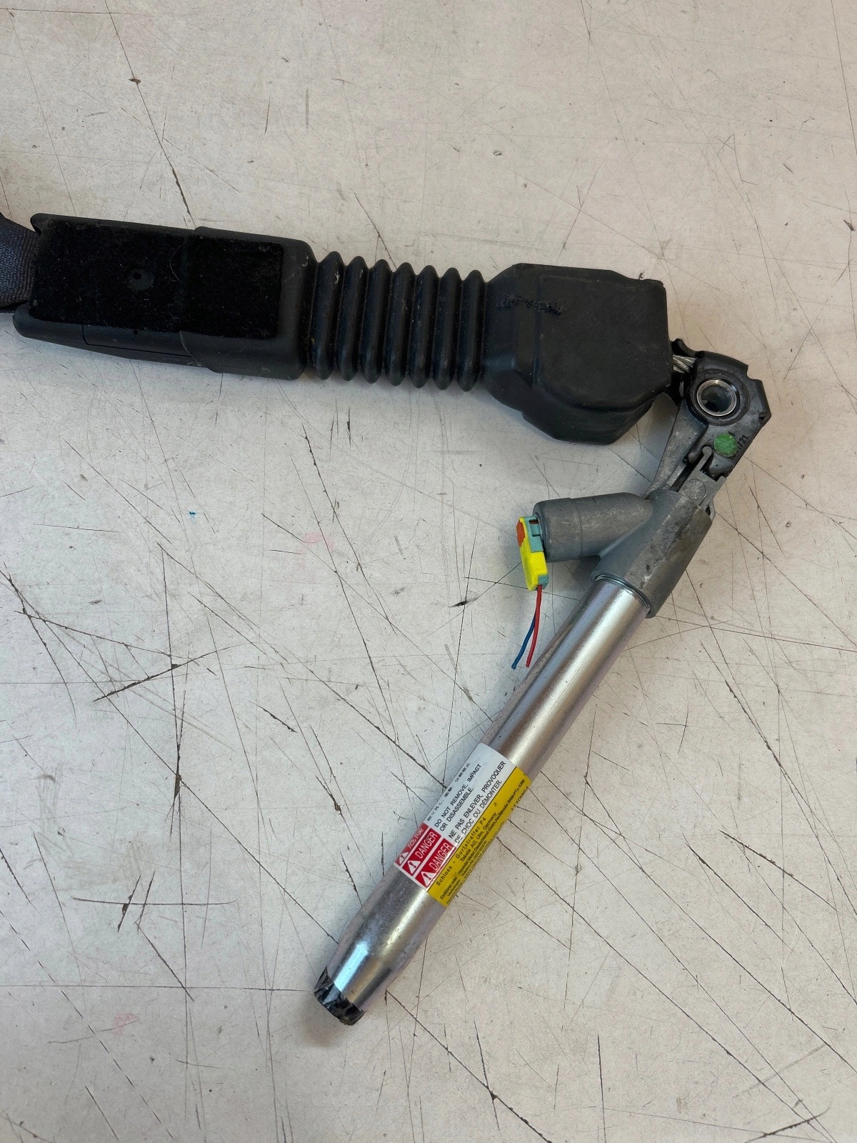 tension belt safety front front right adjuster Kia Carens IV