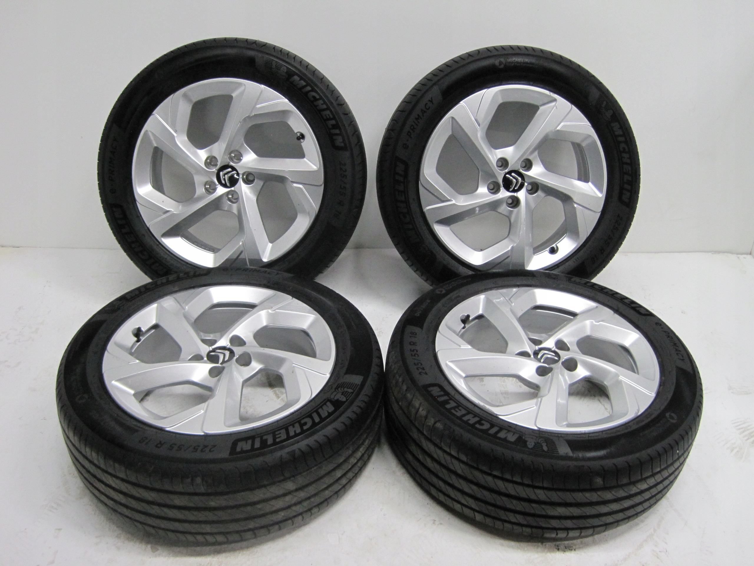 wheels discs tyres CITROEN C5 AIRCROSS R18 25r M+S