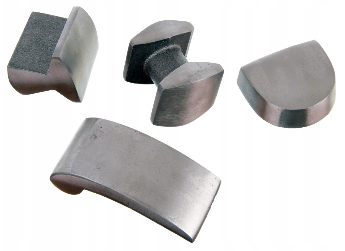 ZESTAW NARZEDZI BLACHARSKICH 7EL MLOTEK KOWADLO Product Weight 5 g