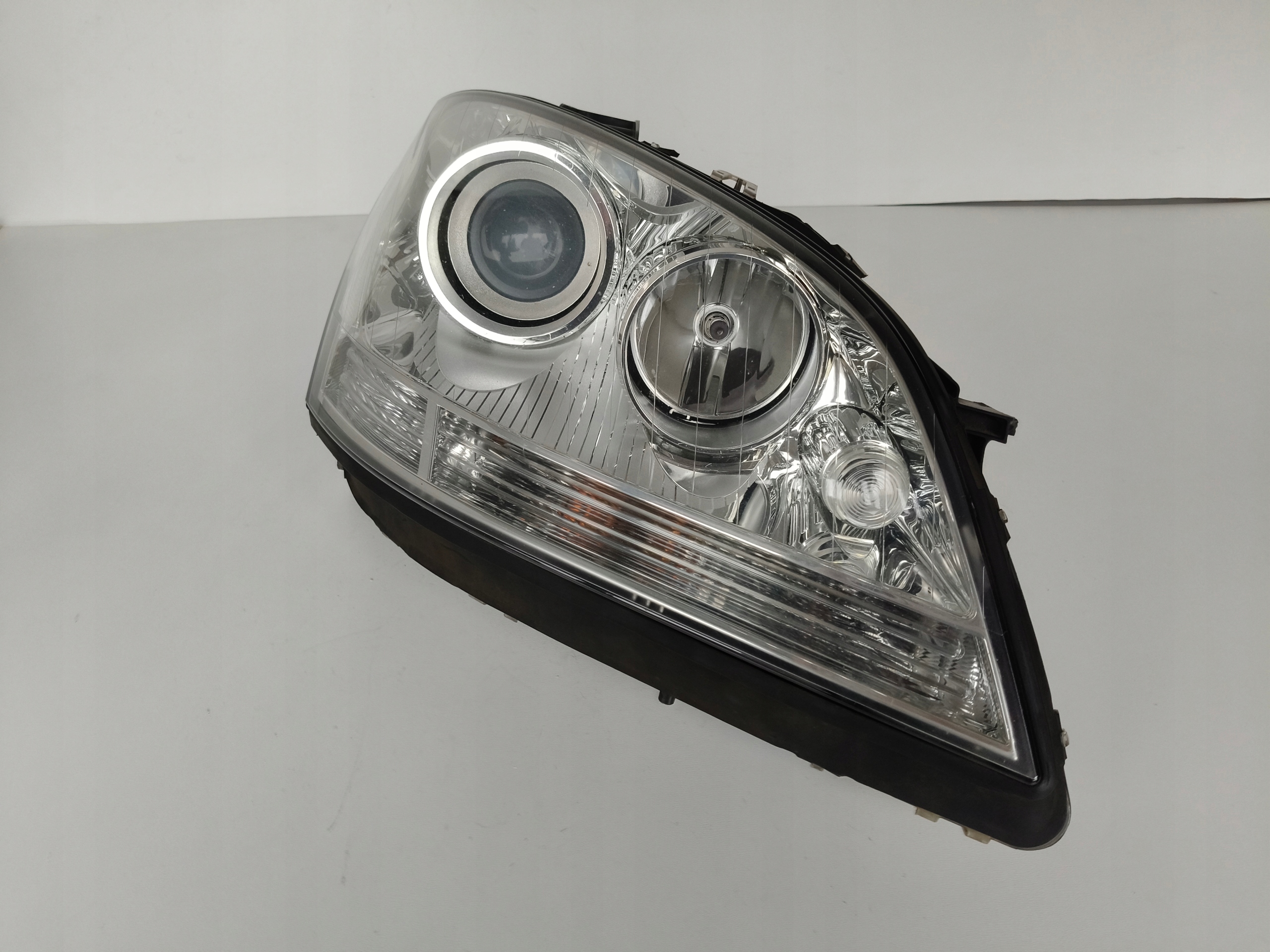 light right REFLEKTOR MERCEDES ML W164 05-08