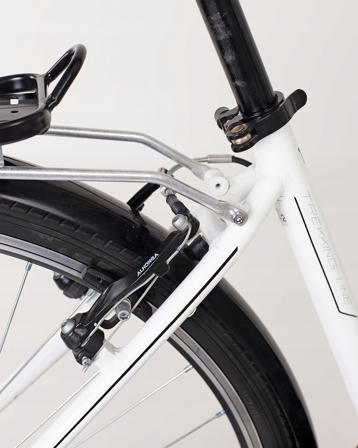 BAGAŻNIK ROWEROWY TYLNY ALUMINIOWY MOCNY NA ROWER UNIWERSALNY DO 35KG Cechy dodatkowe kompatybilny z hamulcem tarczowym