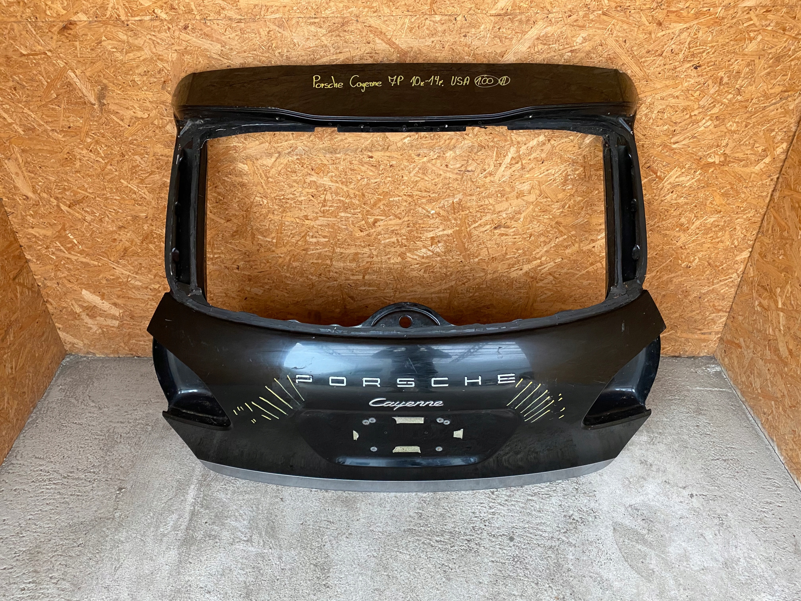 PORSCHE CAYENNE 7P USA 10-14r KLAPA BAGAŻNIKA TYŁ Producent części Porsche OE