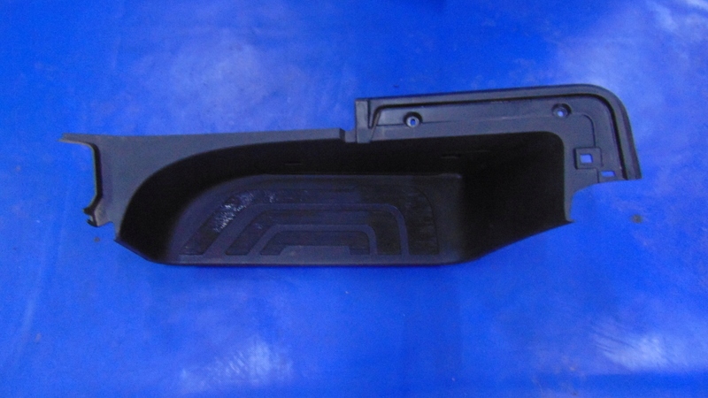 práh STOPIEN pravý předek spolujezdce MERCEDES SPRINTER W907 W910 18-25R