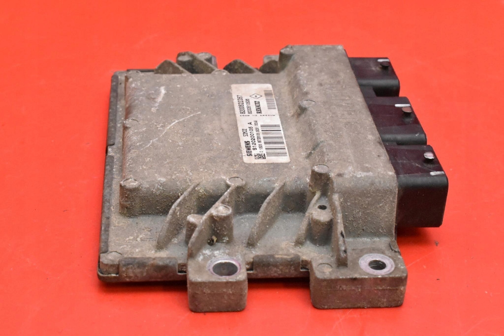 control unit computer of the engine 8200522357 RENAULT CLIO 3 III 1.2 16V 75 KM 05