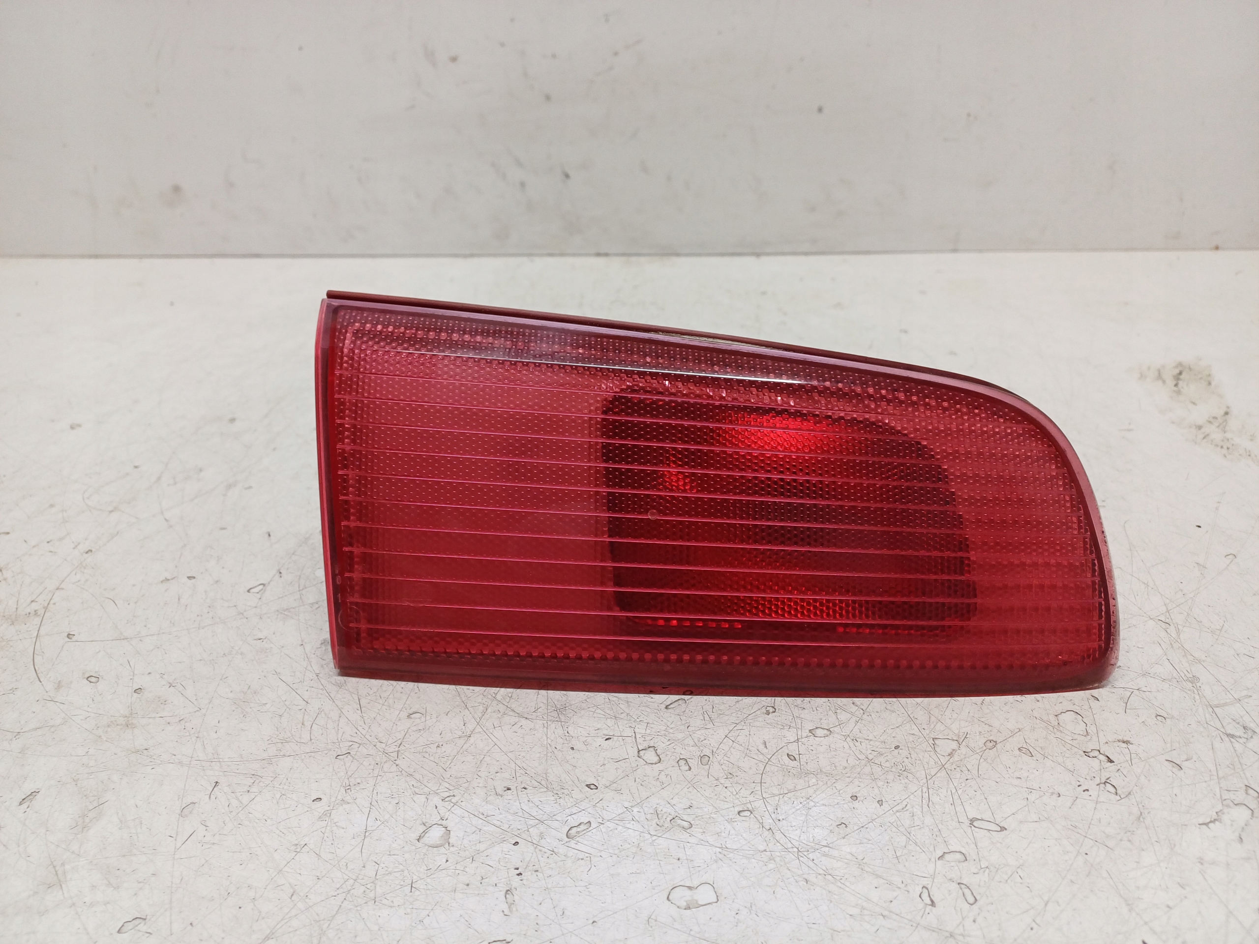 MAZDA 2 II DY 02-05 LAMPA LEWA TYLNA TYŁ - NA KLAPĘ - CAŁA - ŁADNA