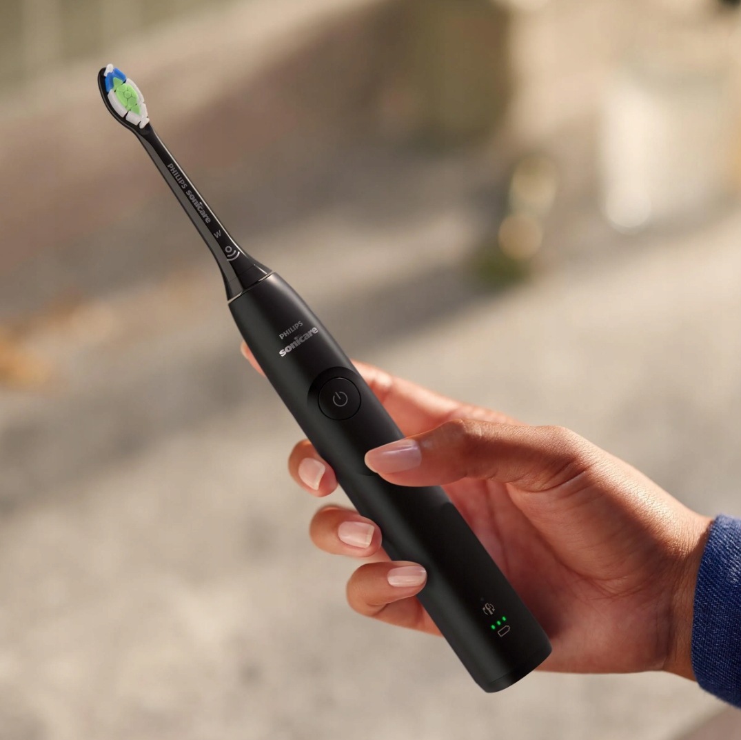 SZCZOTECZKA SONICZNA PHILIPS SONICARE 5300 PROTECTIVE CLEAN DO ZĘBÓW CZARNA Model HX7101/01