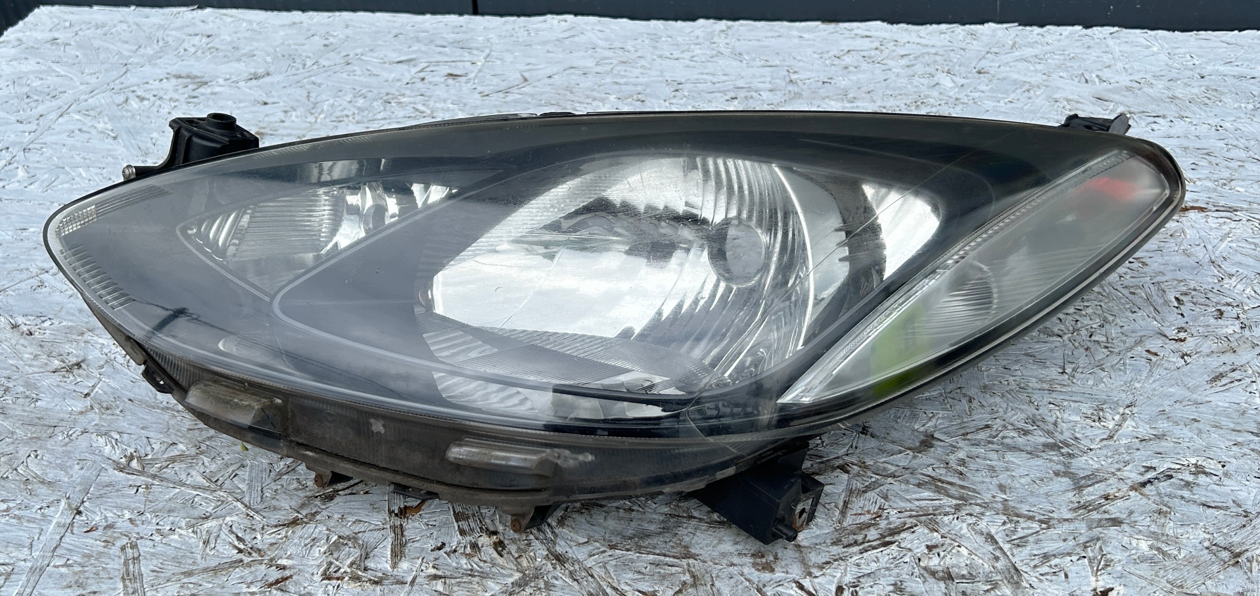 light left front front MAZDA 2 DE 07-14 DG80-51040