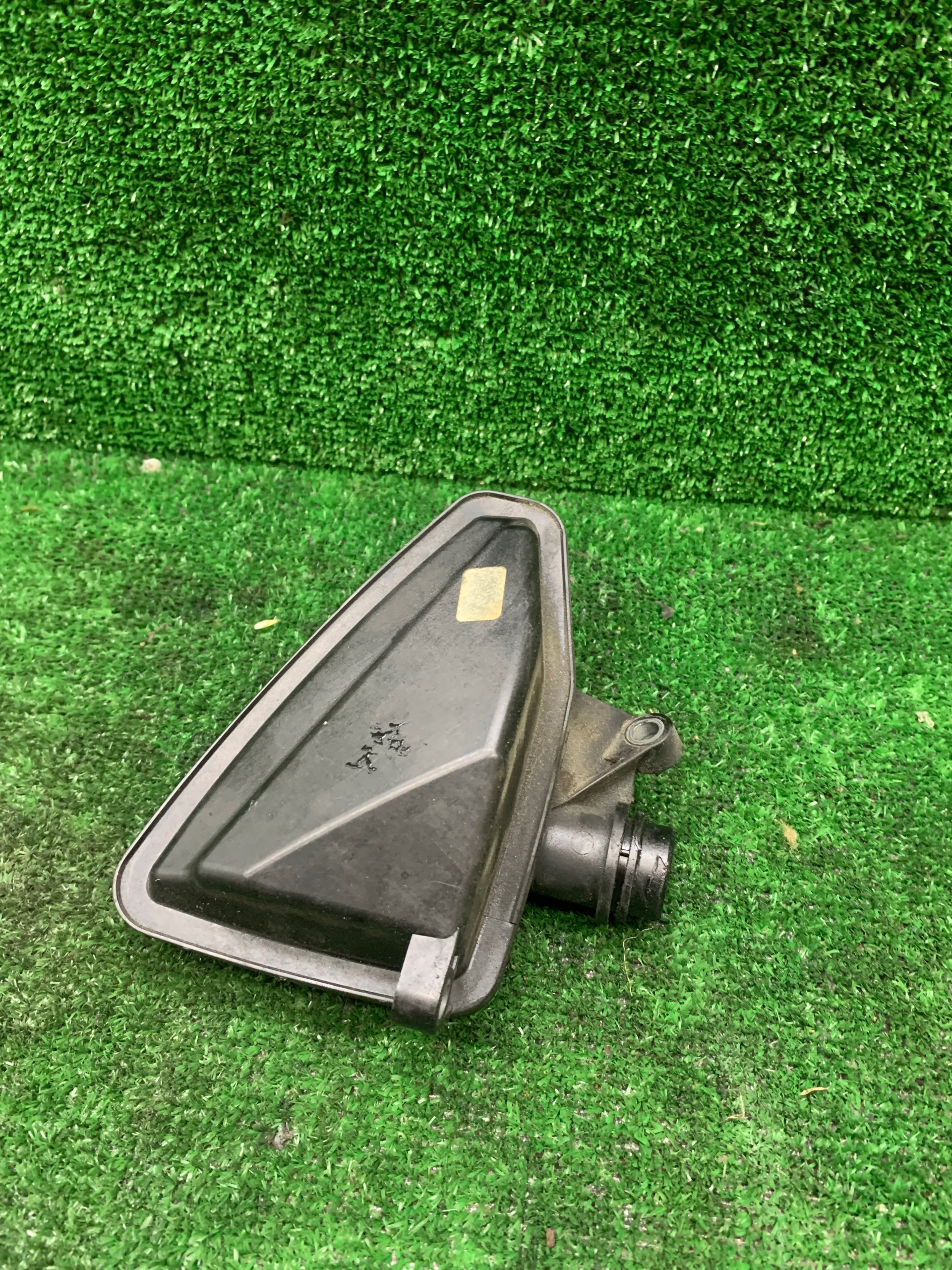 ZBIORNICZEK PODCIŚNIENIA MERCEDES W164 A6421400087