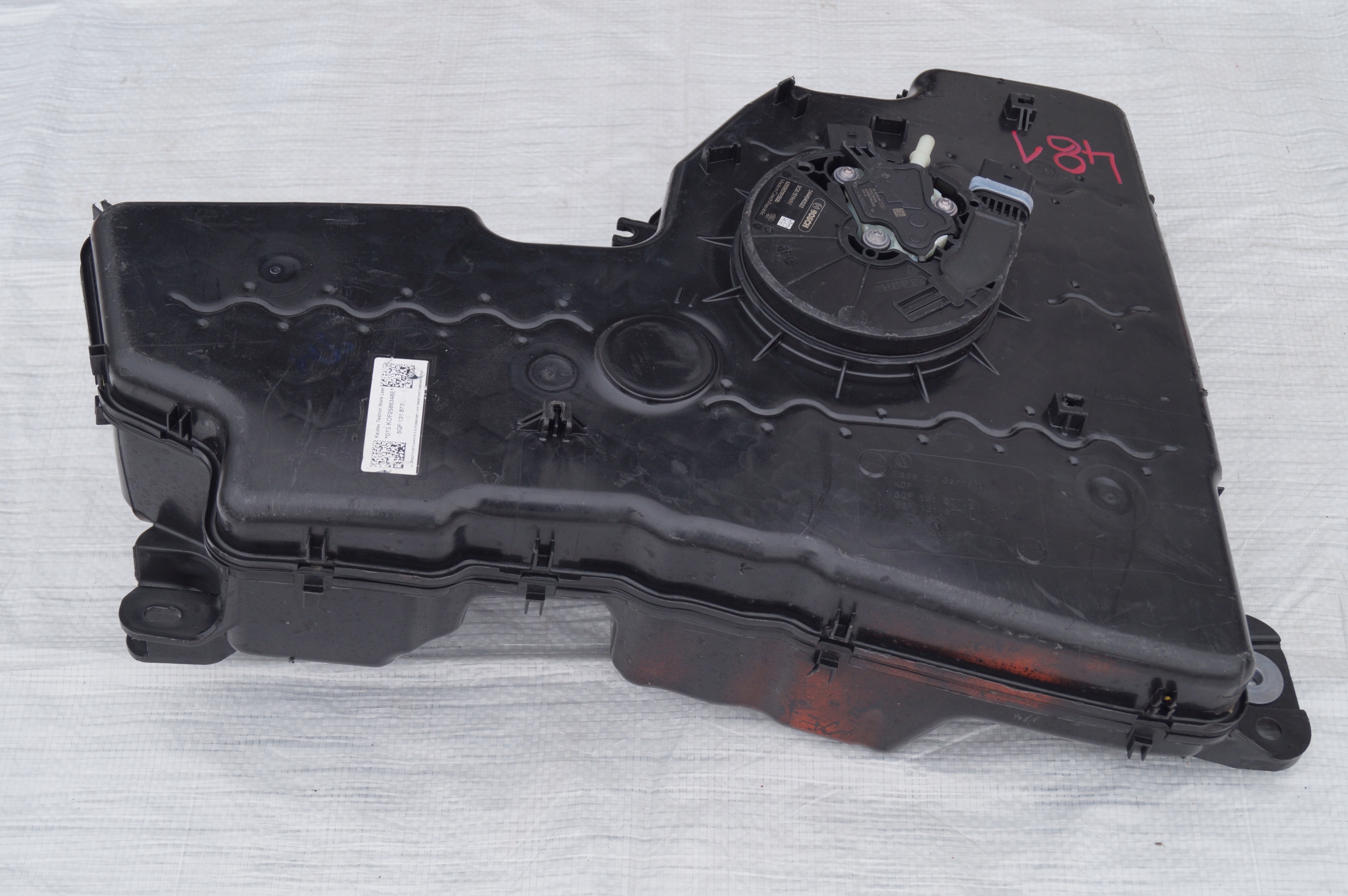 ZBIORNIK POMPA ADBLUE VW TIGUAN II 2 0 5QF131877L Engine Type Diesel