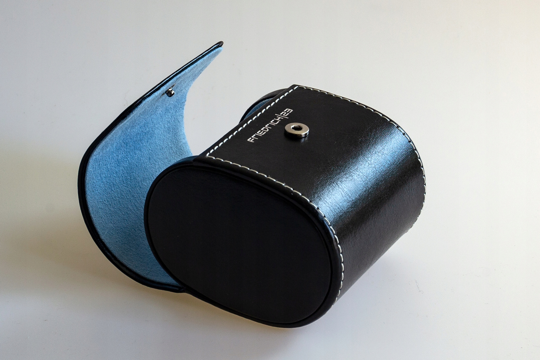 Etui skórzane podróżne na 1 zegarek Bond/ czarne Waga produktu z opakowaniem jednostkowym 1 kg