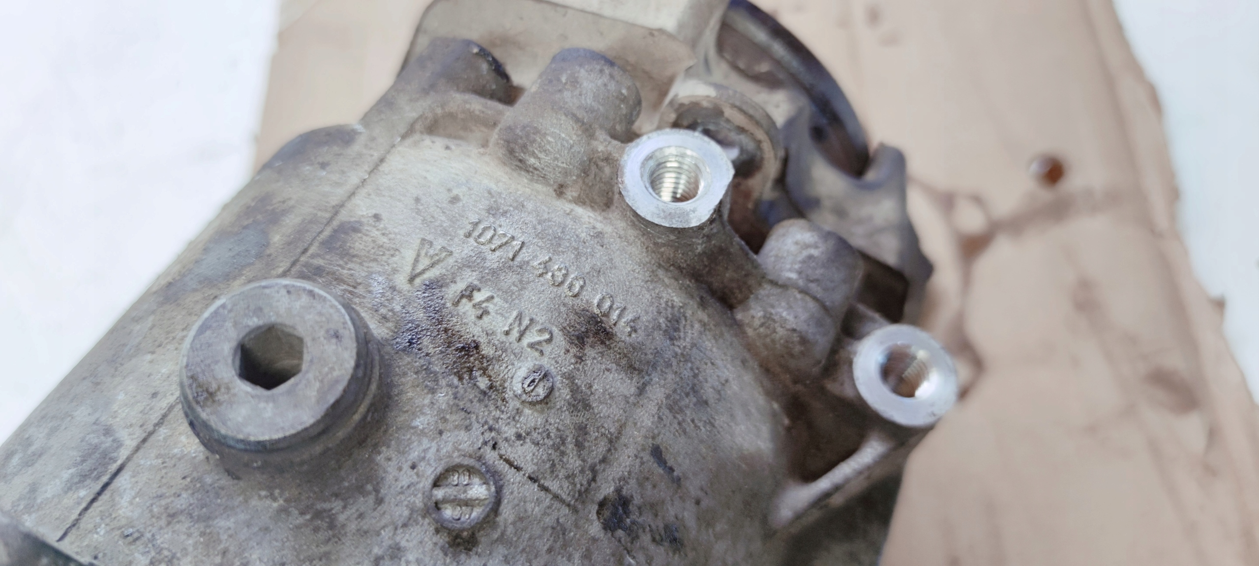 obal převodovky převodů záď AUDI 6HP-19 1071436014
