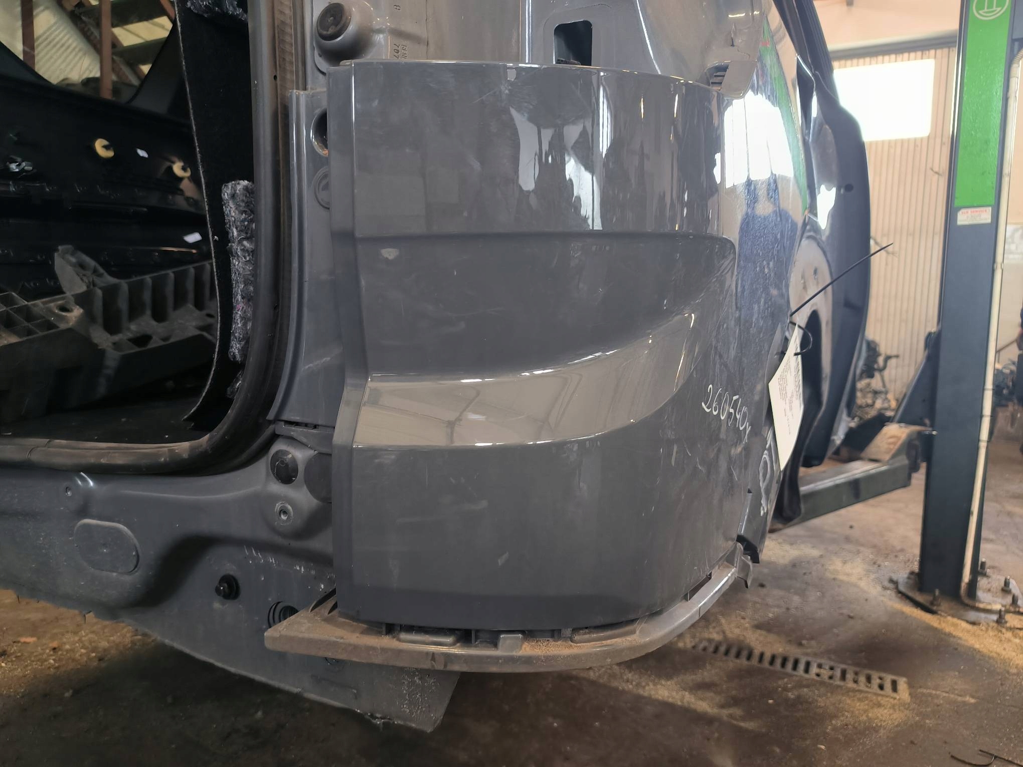 Ecke der Stoßstange rechts heck grau DACIA JOGGER LIFT