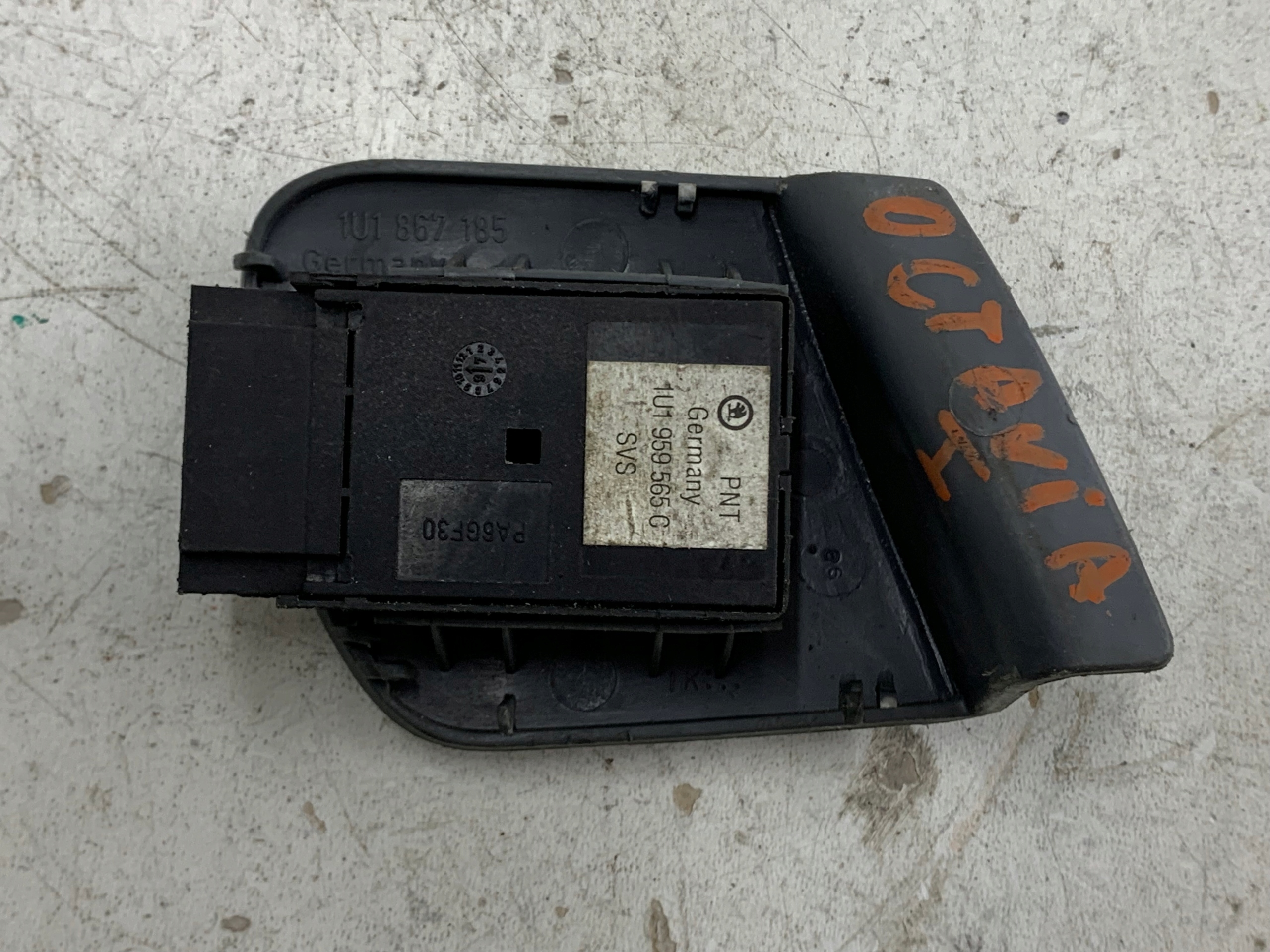 SKODA OCTAVIA und PANEL regulations- der spiegel 1U1959565C