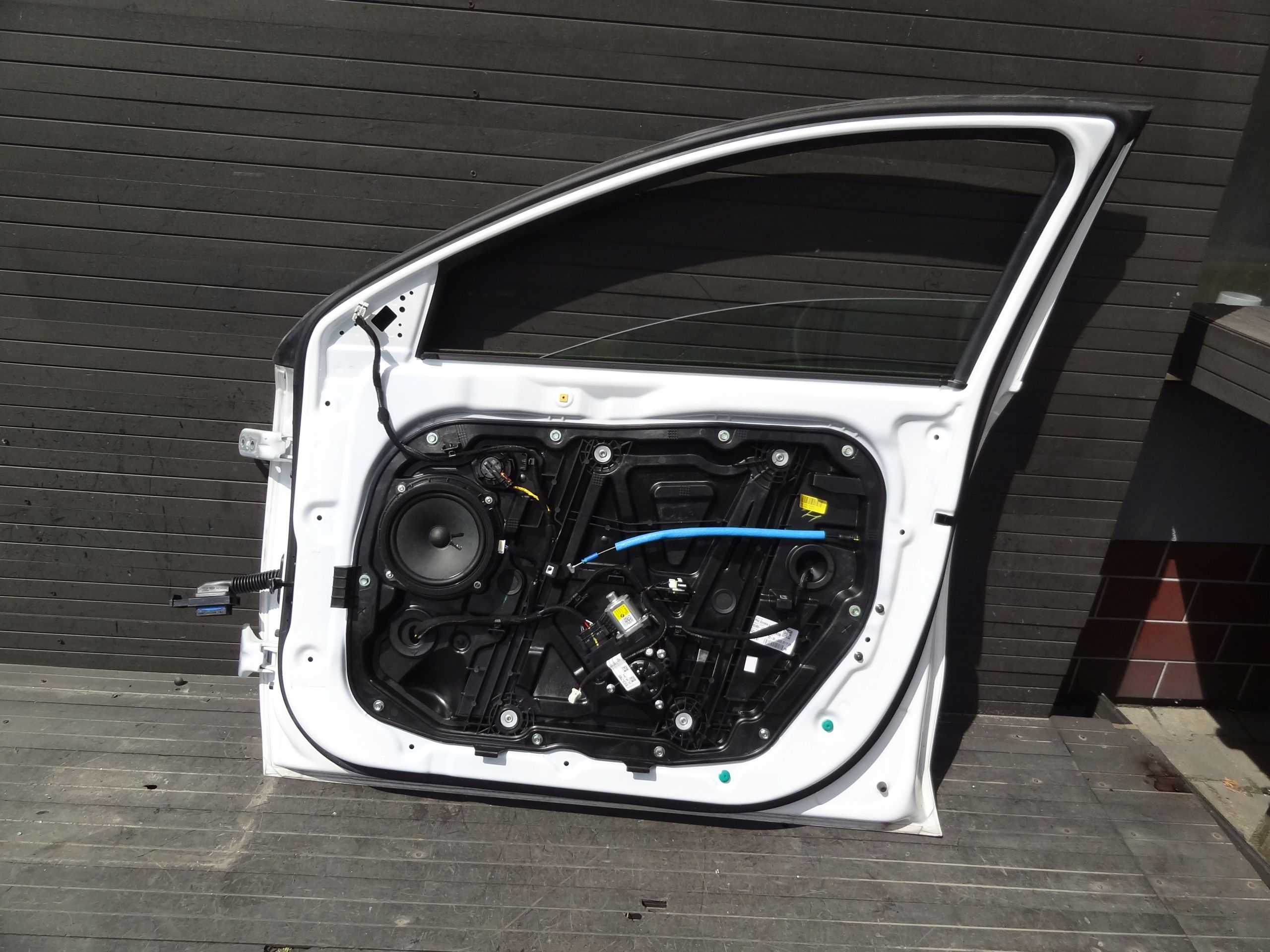 KIA CEED III 2023 HATCHBACK DRZWI PRZEDNIE PRAWE KOMPLETNE ORYGINAL Typ samochodu Samochody osobowe